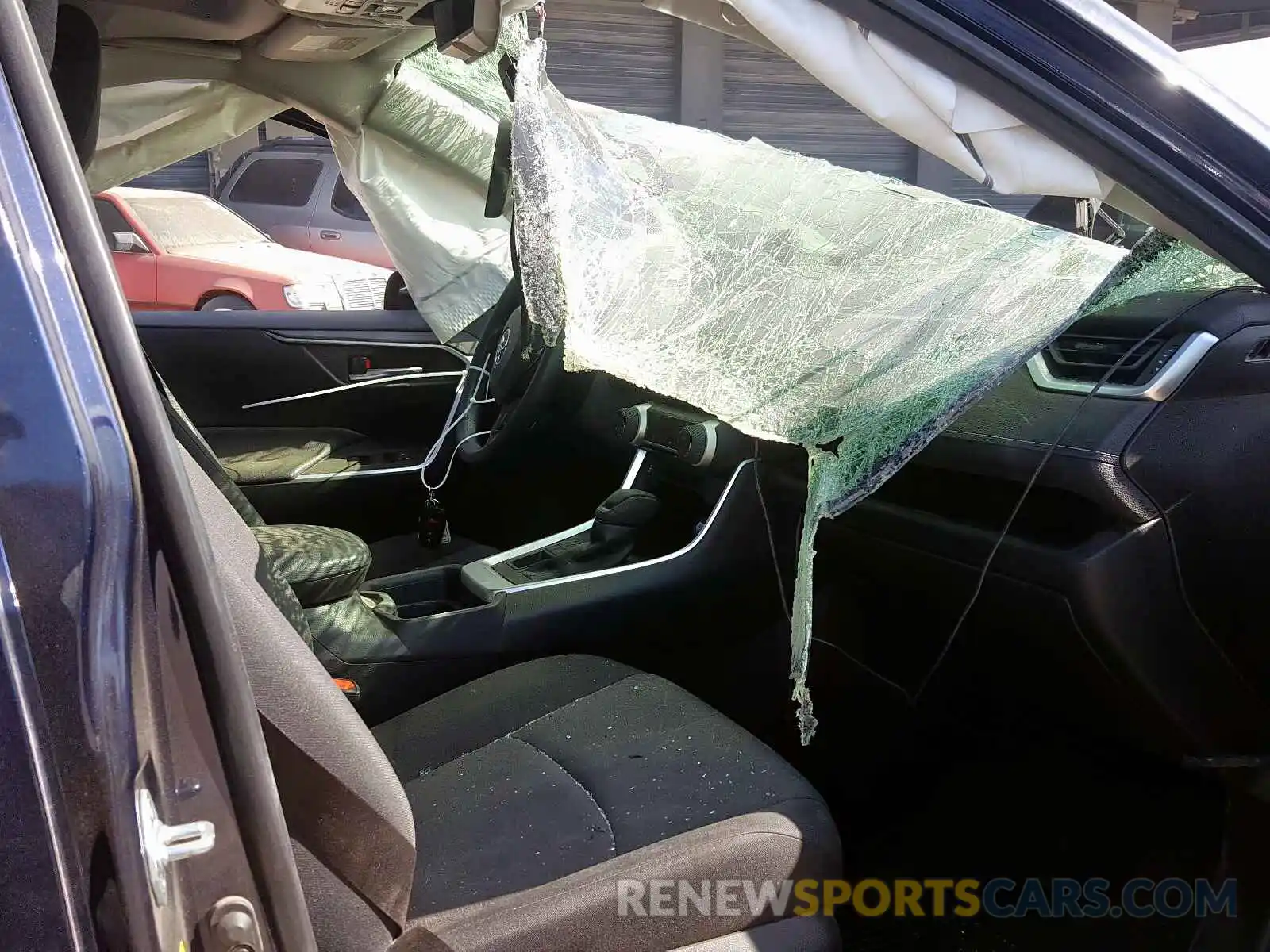 5 Photograph of a damaged car JTMP1RFV8KD007213 TOYOTA RAV4 2019