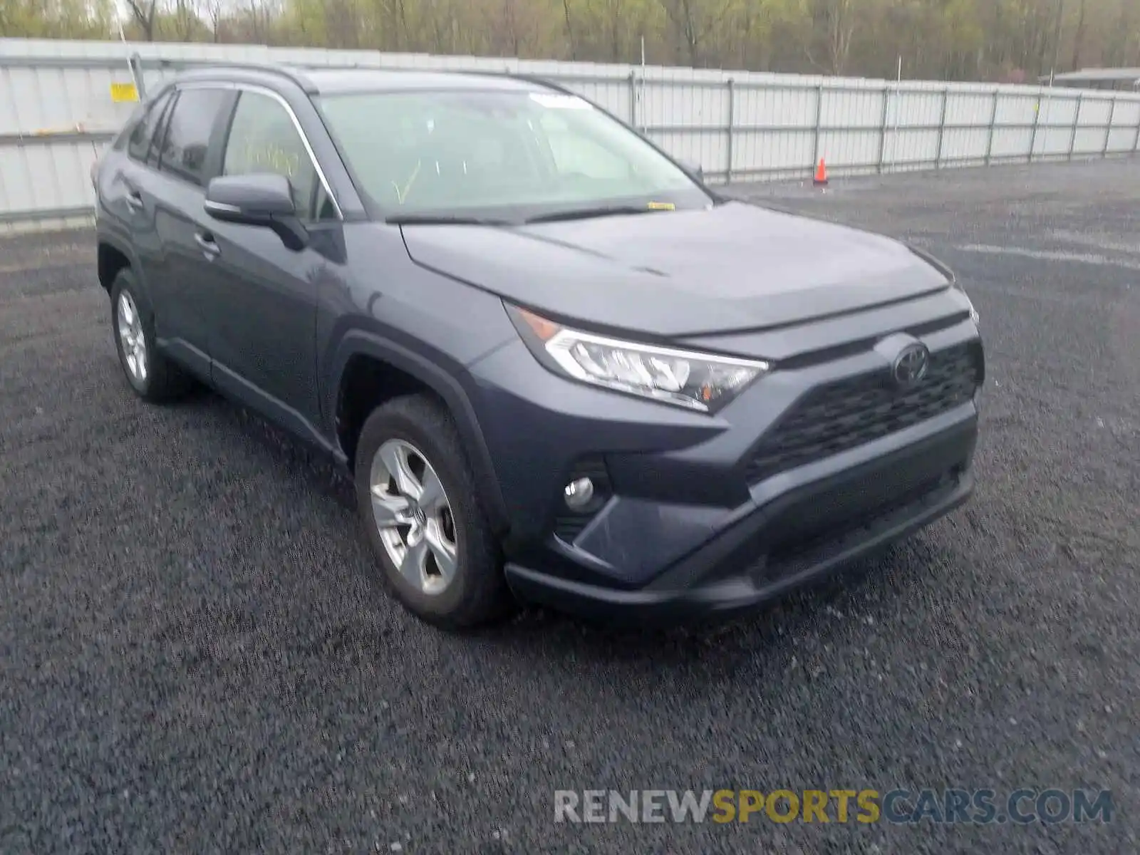 1 Photograph of a damaged car JTMP1RFV8KD007566 TOYOTA RAV4 2019