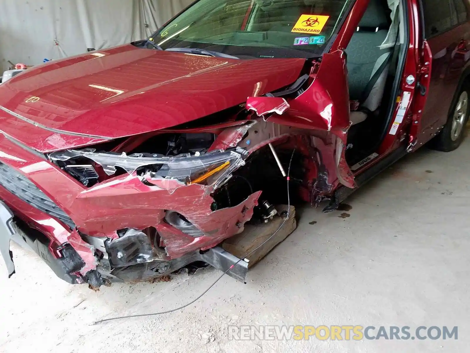 9 Photograph of a damaged car JTMP1RFV8KD009026 TOYOTA RAV4 2019