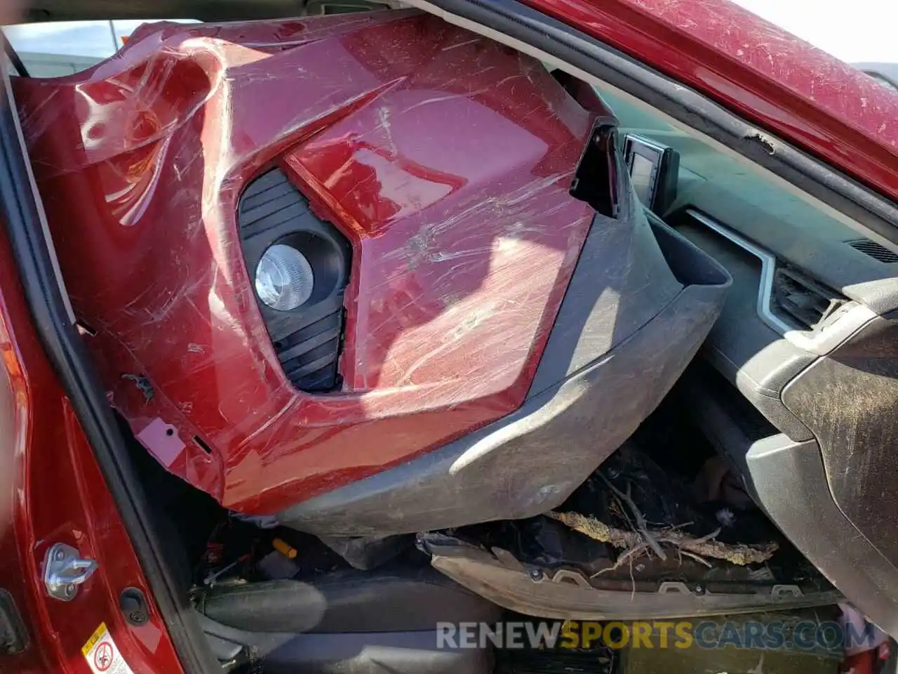 5 Photograph of a damaged car JTMP1RFV8KD009558 TOYOTA RAV4 2019