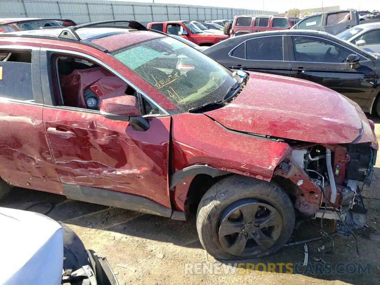 9 Photograph of a damaged car JTMP1RFV8KD009558 TOYOTA RAV4 2019