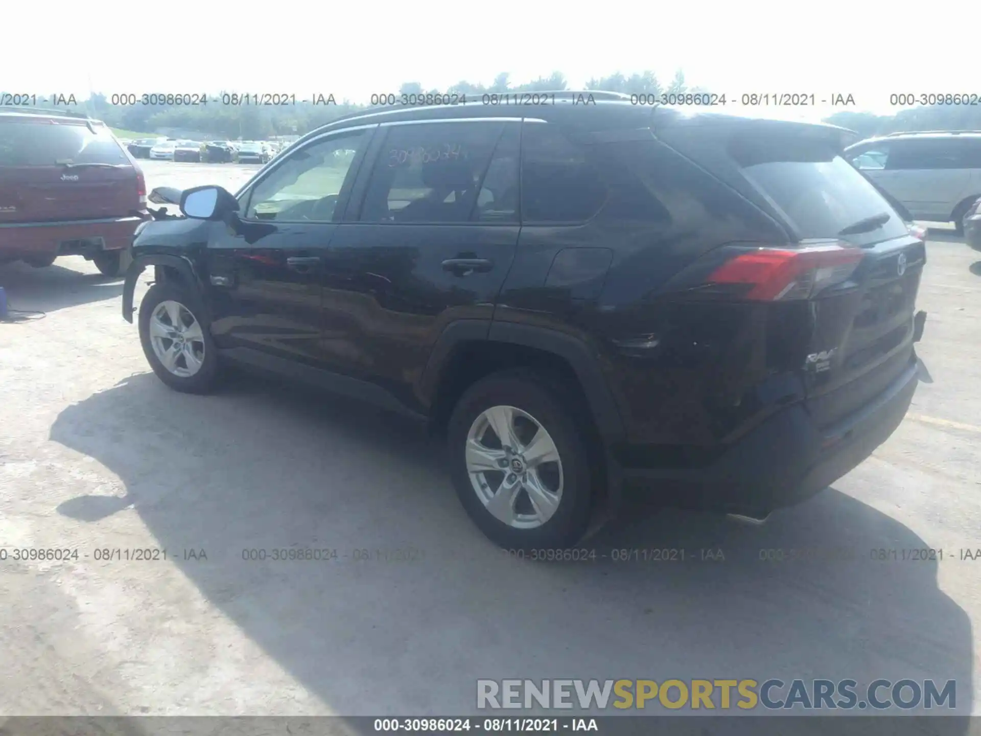 3 Фотография поврежденного автомобиля JTMP1RFV8KD012458 TOYOTA RAV4 2019