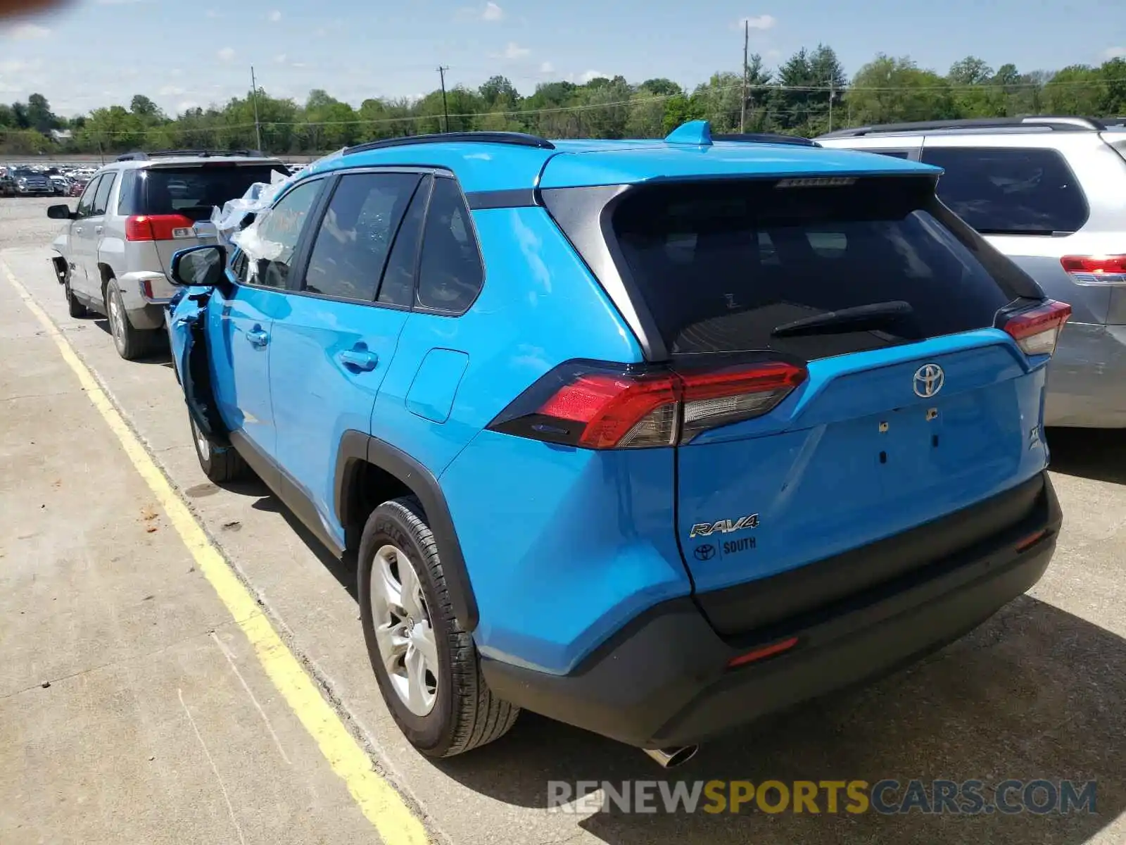 3 Photograph of a damaged car JTMP1RFV8KD013772 TOYOTA RAV4 2019