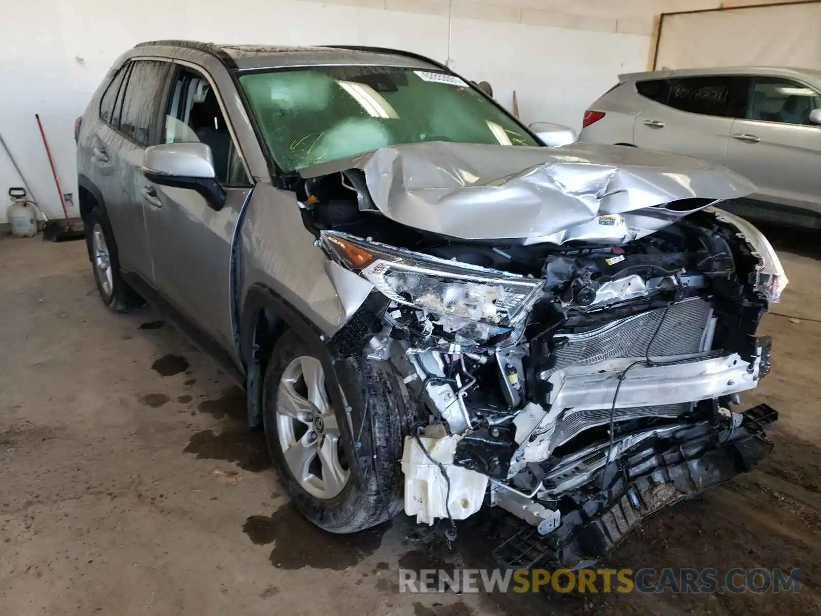 1 Photograph of a damaged car JTMP1RFV8KD013948 TOYOTA RAV4 2019