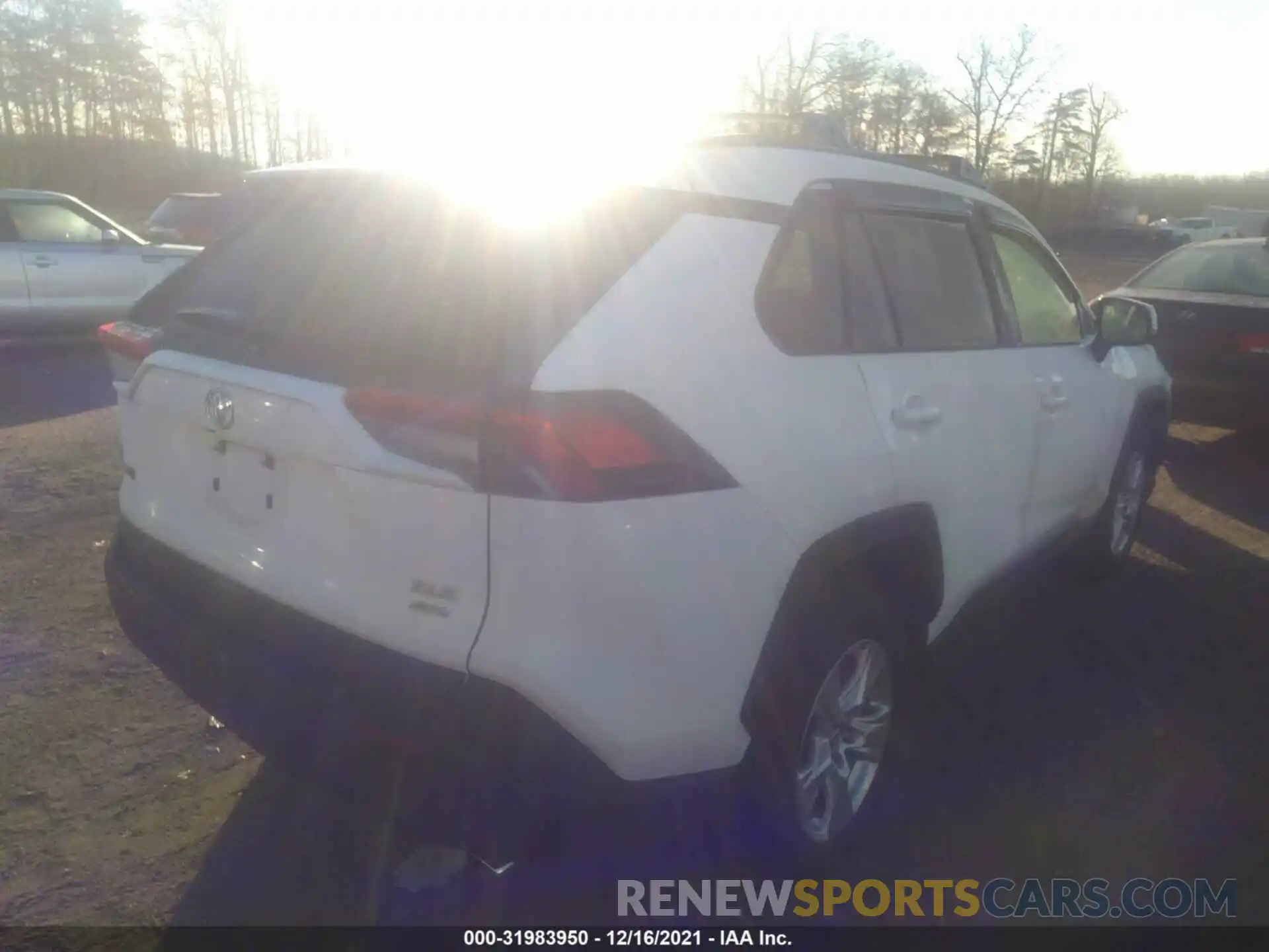 4 Photograph of a damaged car JTMP1RFV8KD017675 TOYOTA RAV4 2019