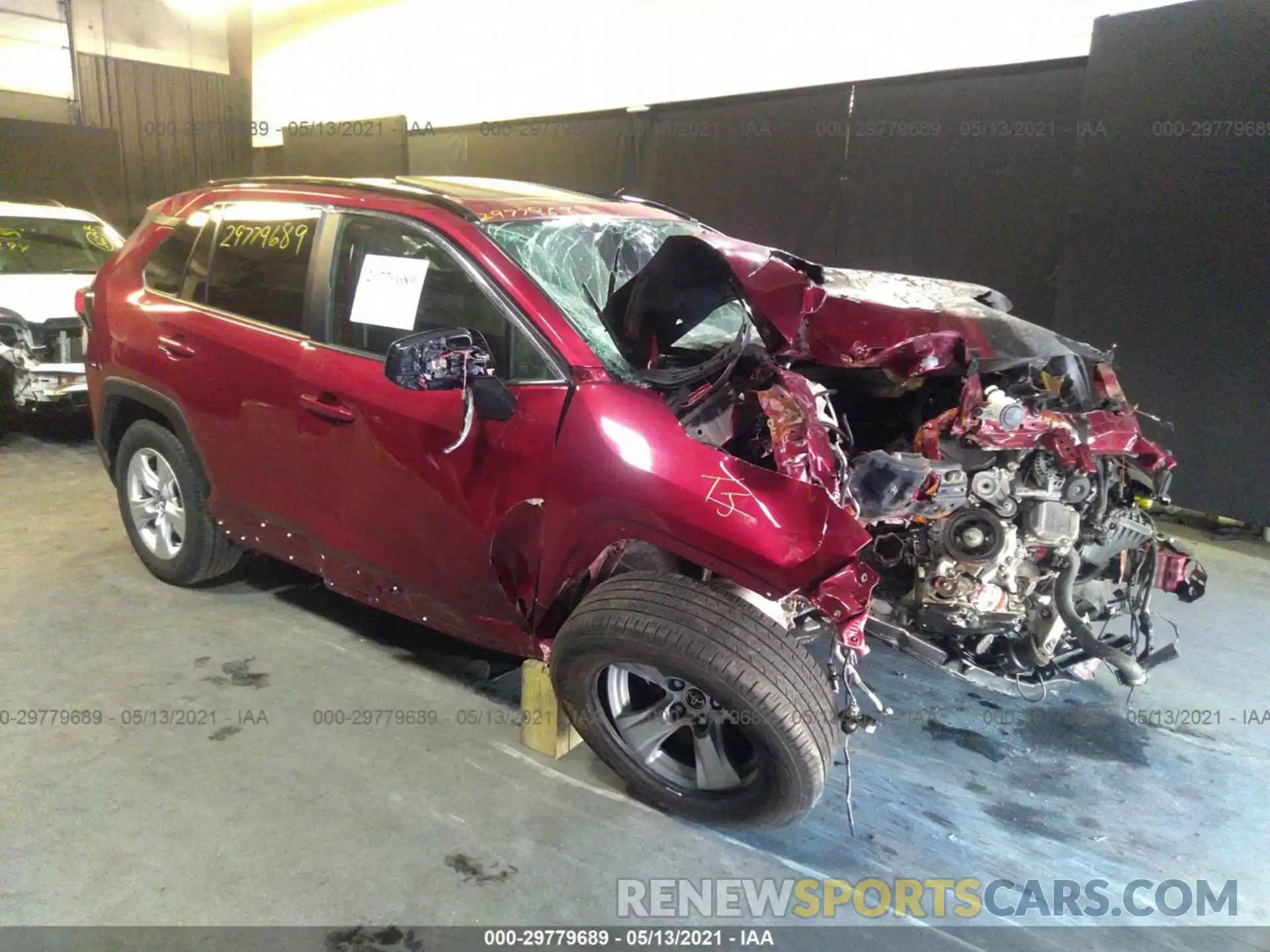 1 Фотография поврежденного автомобиля JTMP1RFV8KD021337 TOYOTA RAV4 2019