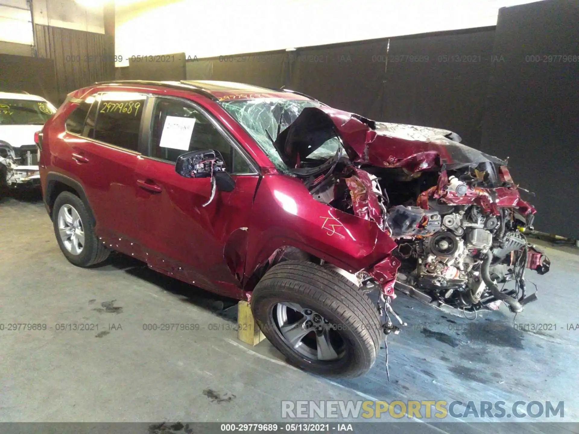 1 Photograph of a damaged car JTMP1RFV8KD021337 TOYOTA RAV4 2019