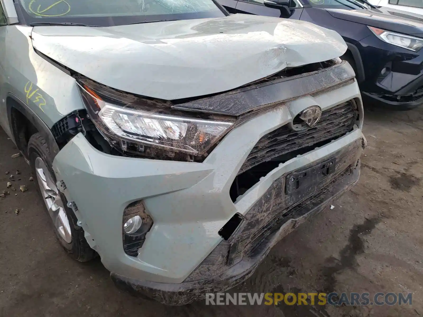 9 Photograph of a damaged car JTMP1RFV8KD022357 TOYOTA RAV4 2019