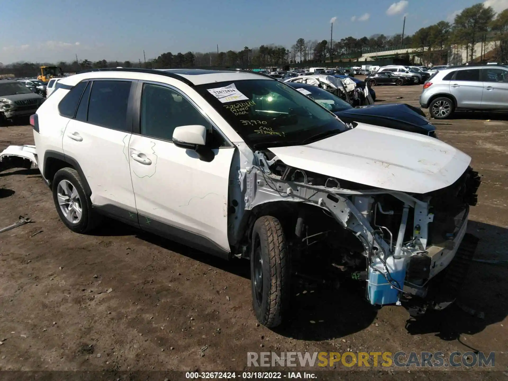 1 Photograph of a damaged car JTMP1RFV8KD022407 TOYOTA RAV4 2019