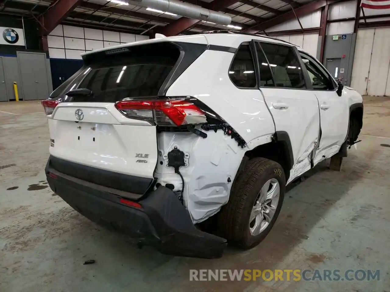 4 Photograph of a damaged car JTMP1RFV8KD023878 TOYOTA RAV4 2019