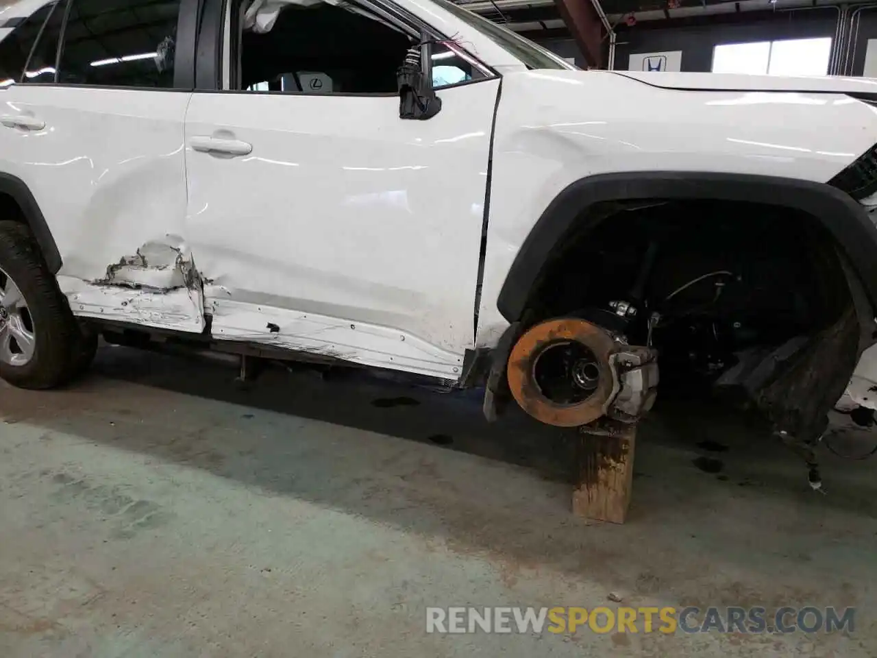 9 Photograph of a damaged car JTMP1RFV8KD023878 TOYOTA RAV4 2019