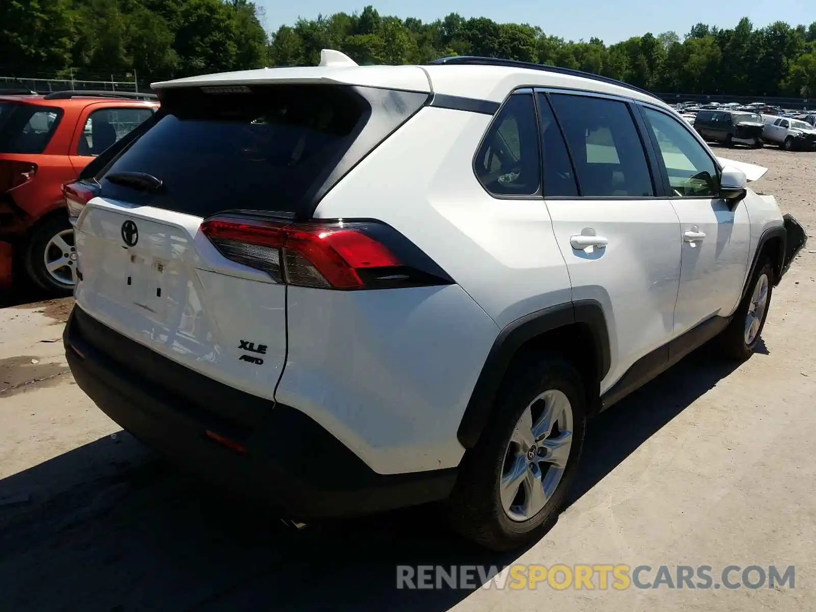 4 Photograph of a damaged car JTMP1RFV8KD023881 TOYOTA RAV4 2019