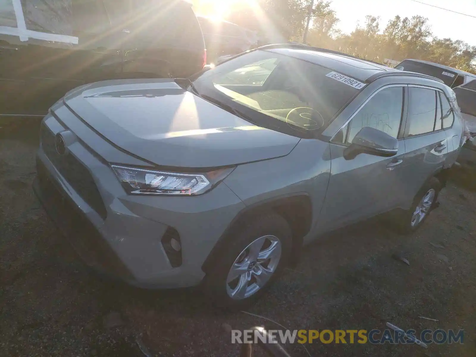 2 Photograph of a damaged car JTMP1RFV8KD026733 TOYOTA RAV4 2019