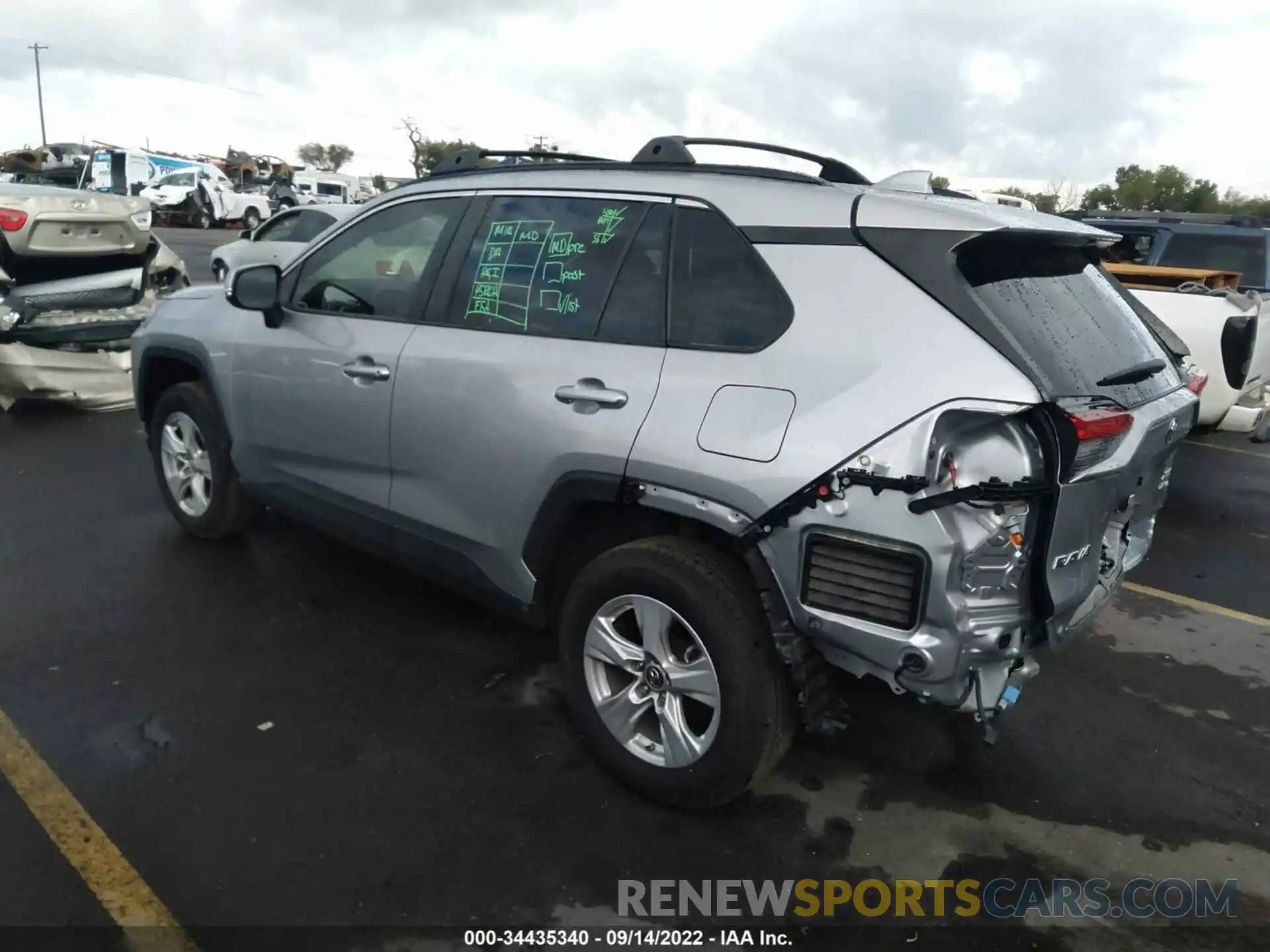 3 Фотография поврежденного автомобиля JTMP1RFV8KD027252 TOYOTA RAV4 2019