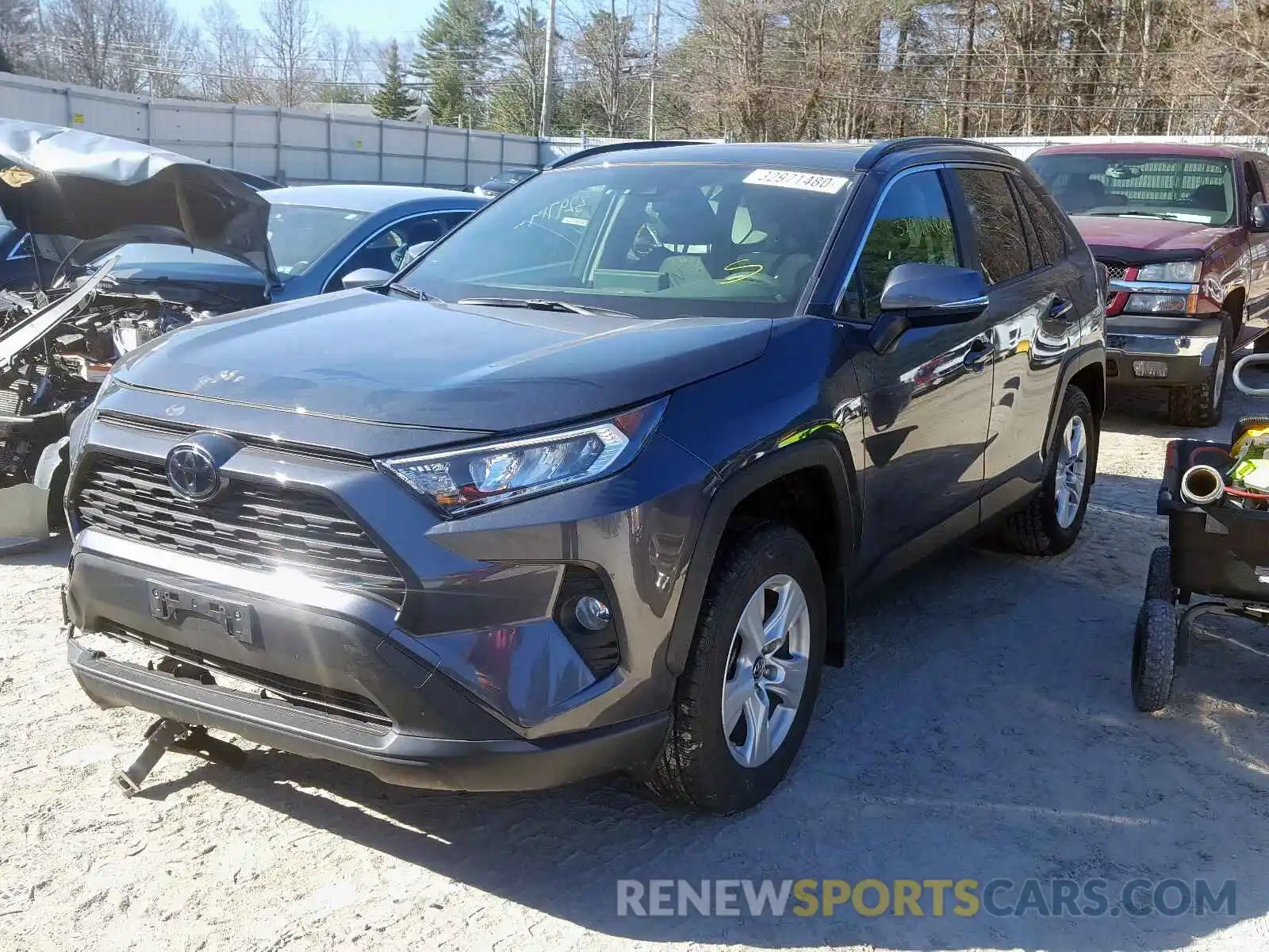 2 Photograph of a damaged car JTMP1RFV8KD028367 TOYOTA RAV4 2019