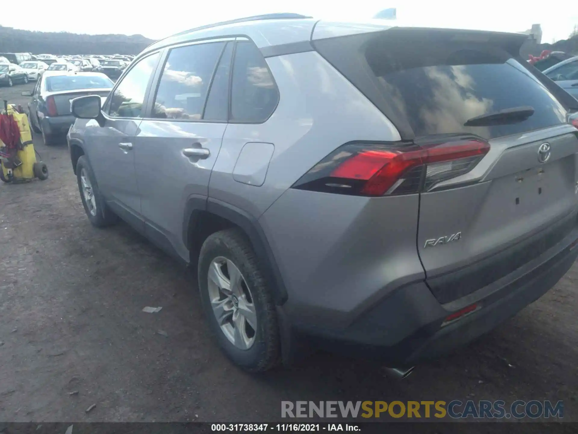 3 Фотография поврежденного автомобиля JTMP1RFV8KD030023 TOYOTA RAV4 2019