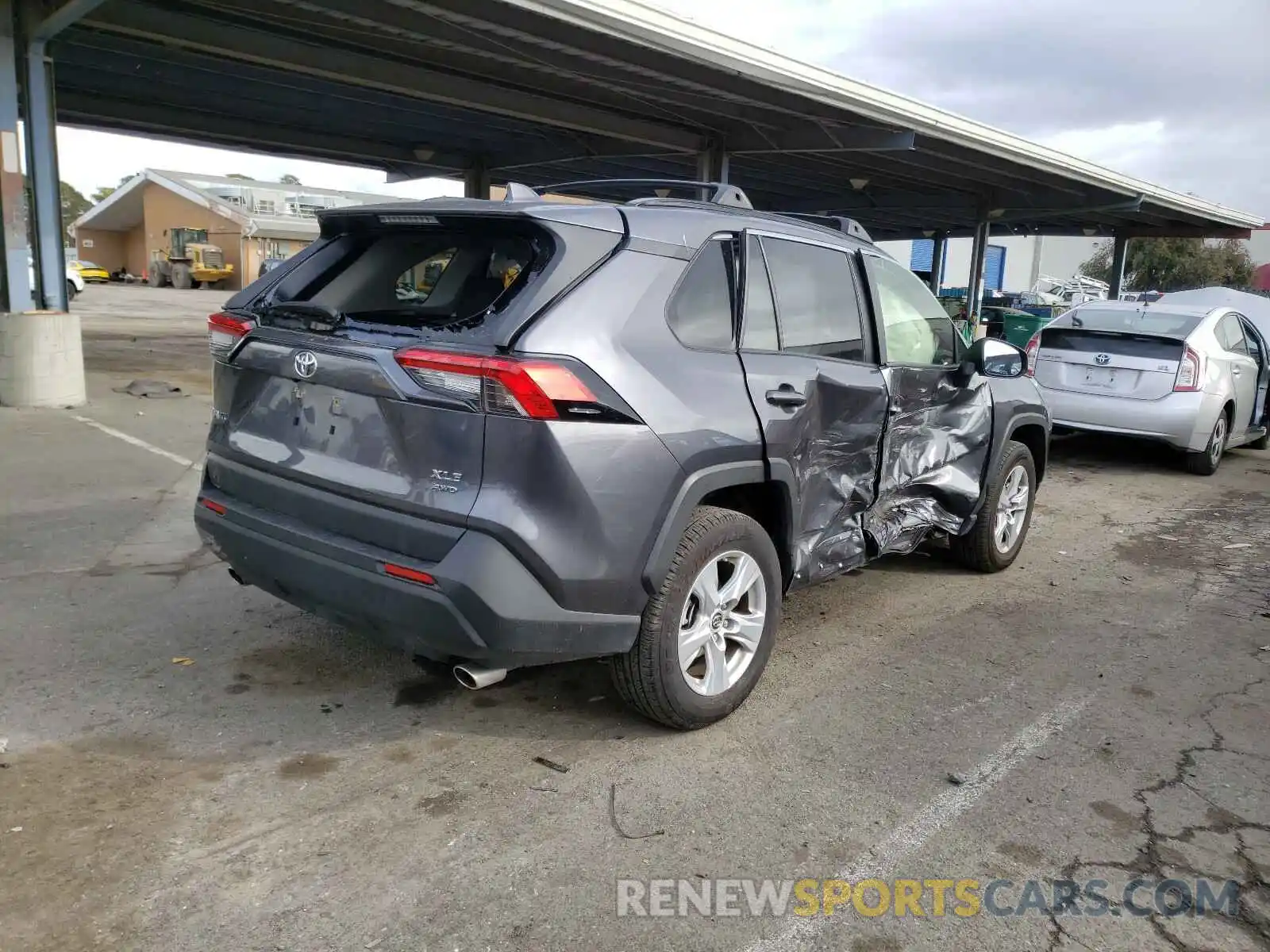 4 Photograph of a damaged car JTMP1RFV8KD034394 TOYOTA RAV4 2019