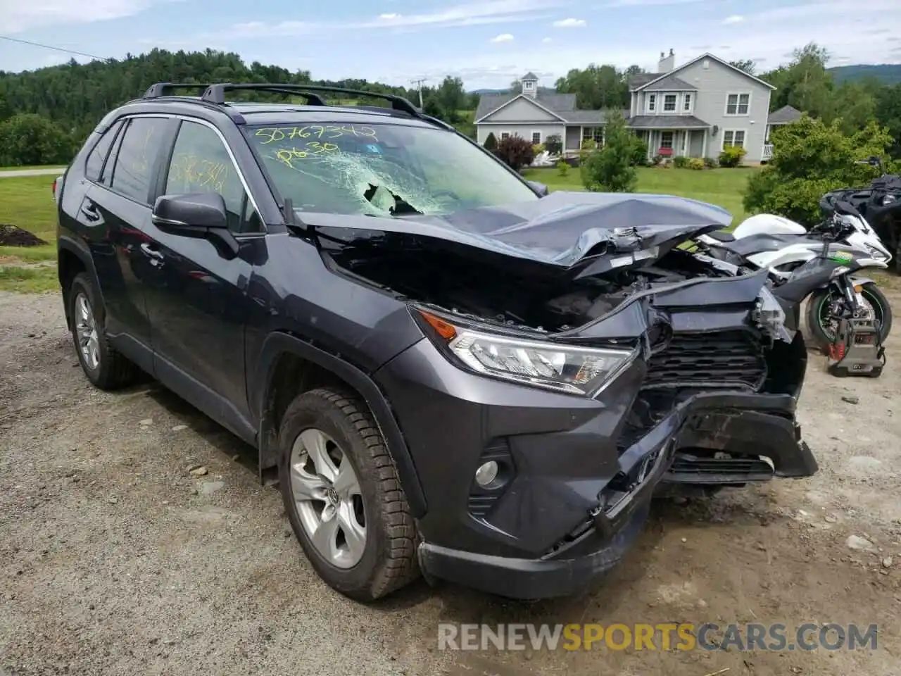 1 Photograph of a damaged car JTMP1RFV8KD036985 TOYOTA RAV4 2019