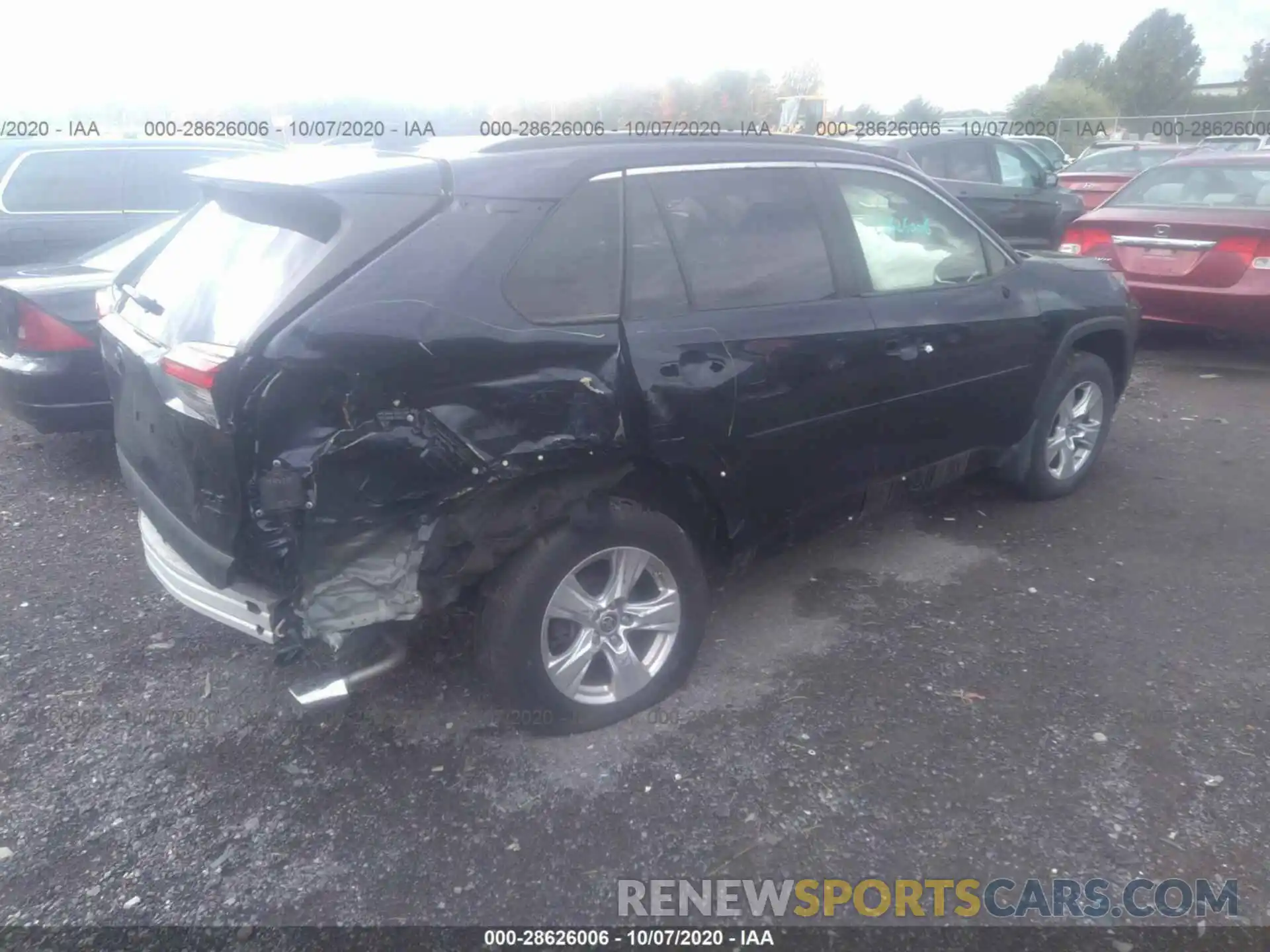 4 Photograph of a damaged car JTMP1RFV8KD040079 TOYOTA RAV4 2019