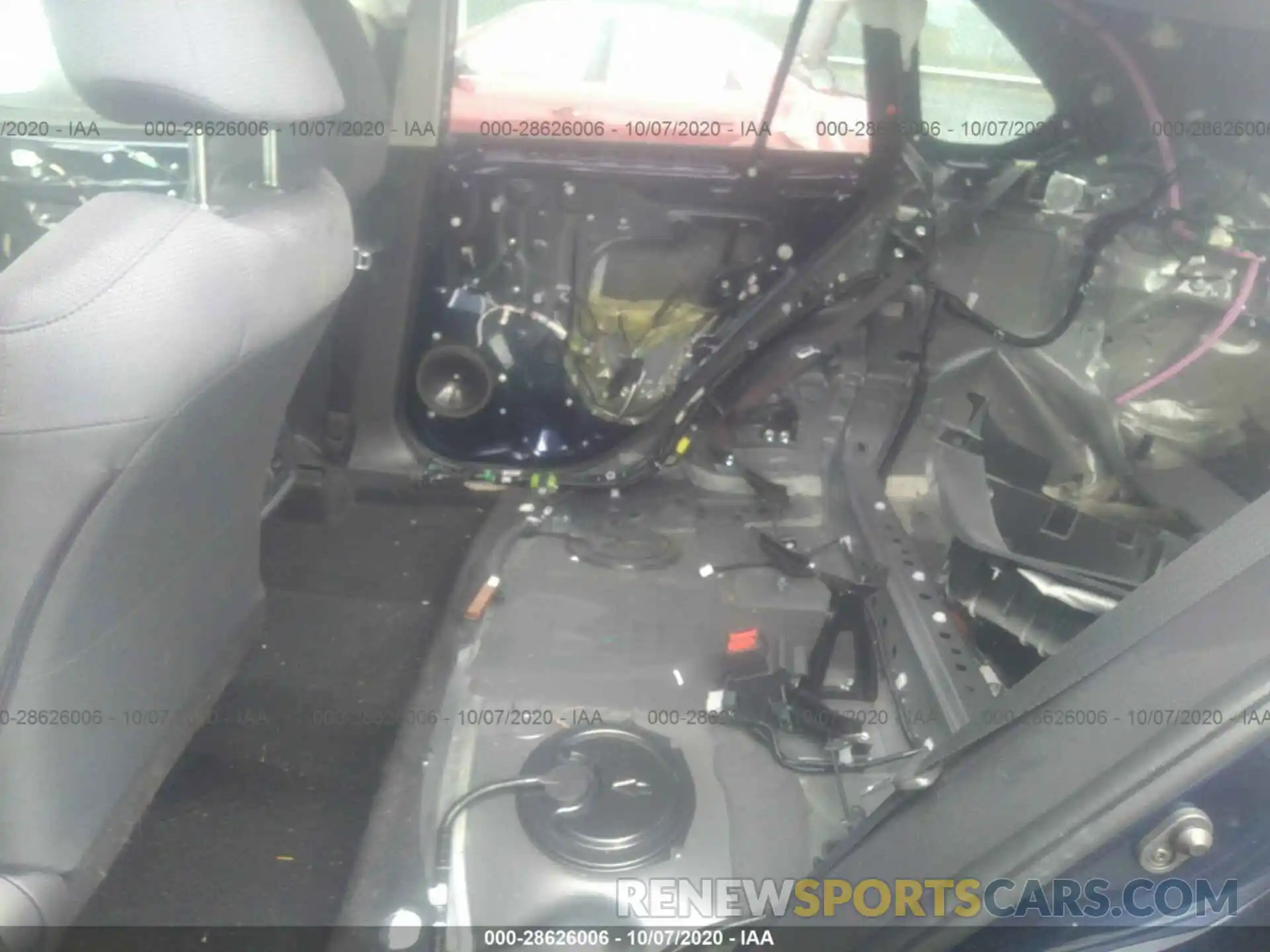 8 Photograph of a damaged car JTMP1RFV8KD040079 TOYOTA RAV4 2019