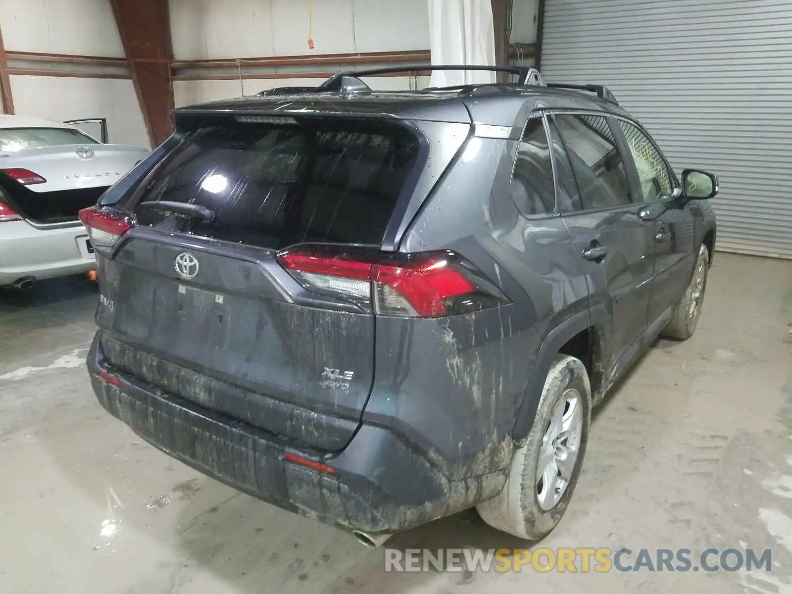 4 Photograph of a damaged car JTMP1RFV8KD504505 TOYOTA RAV4 2019