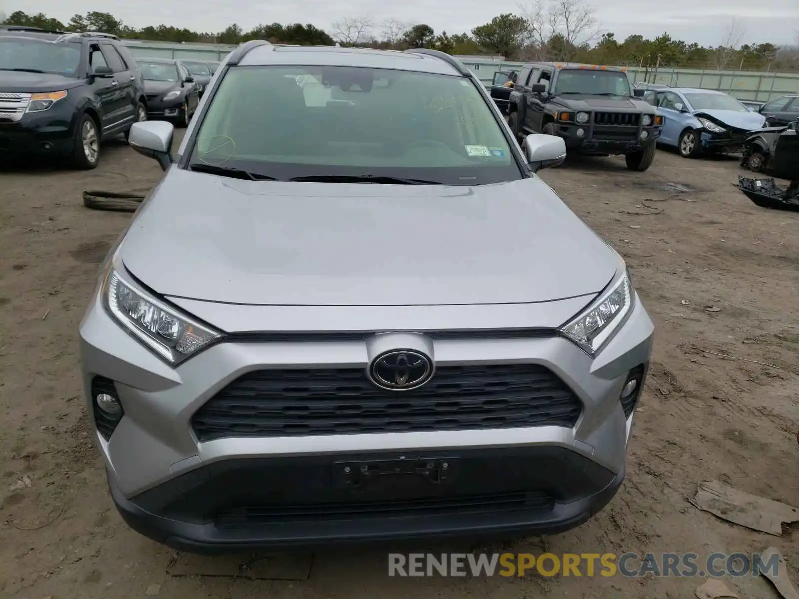 9 Photograph of a damaged car JTMP1RFV8KD508022 TOYOTA RAV4 2019