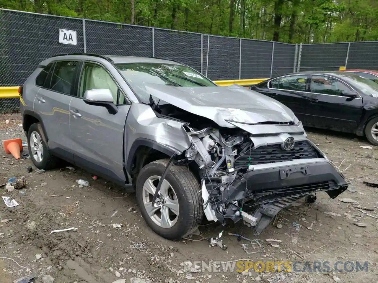 1 Photograph of a damaged car JTMP1RFV8KD509669 TOYOTA RAV4 2019