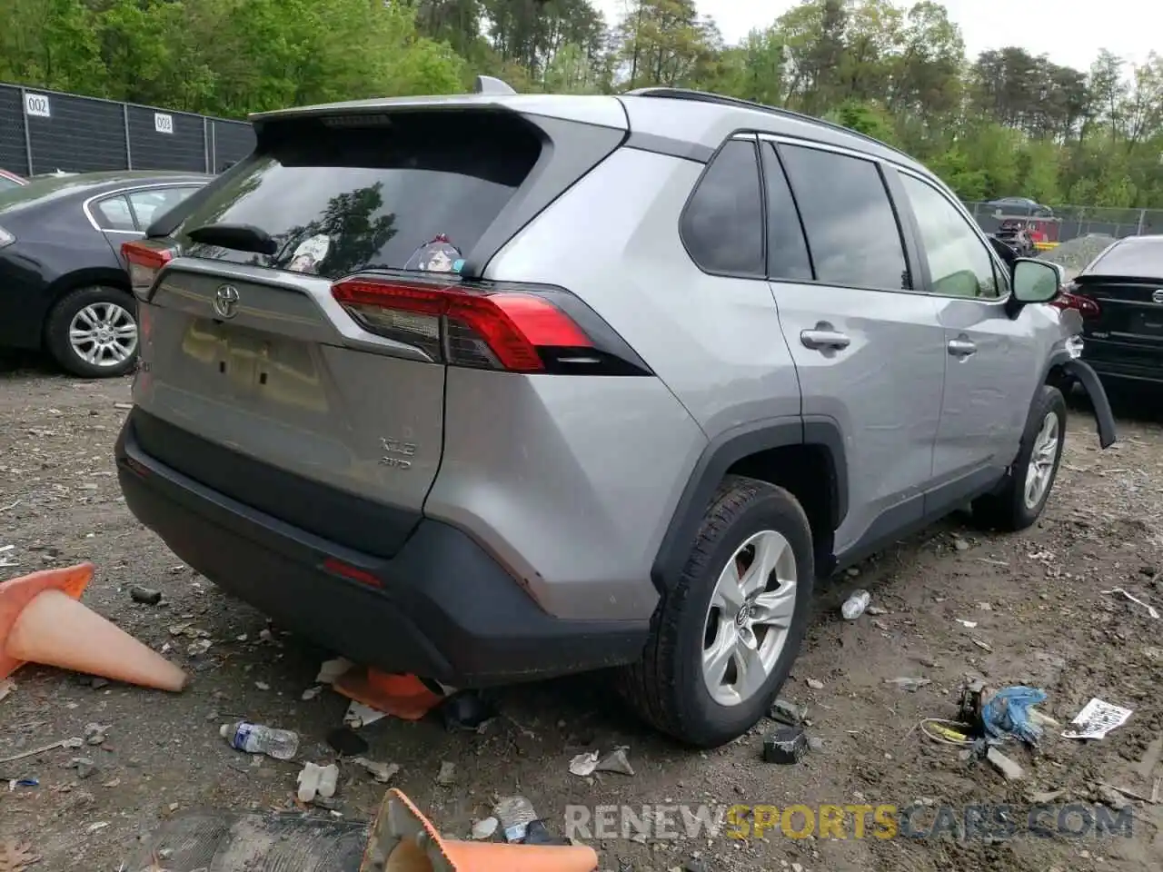 4 Photograph of a damaged car JTMP1RFV8KD509669 TOYOTA RAV4 2019