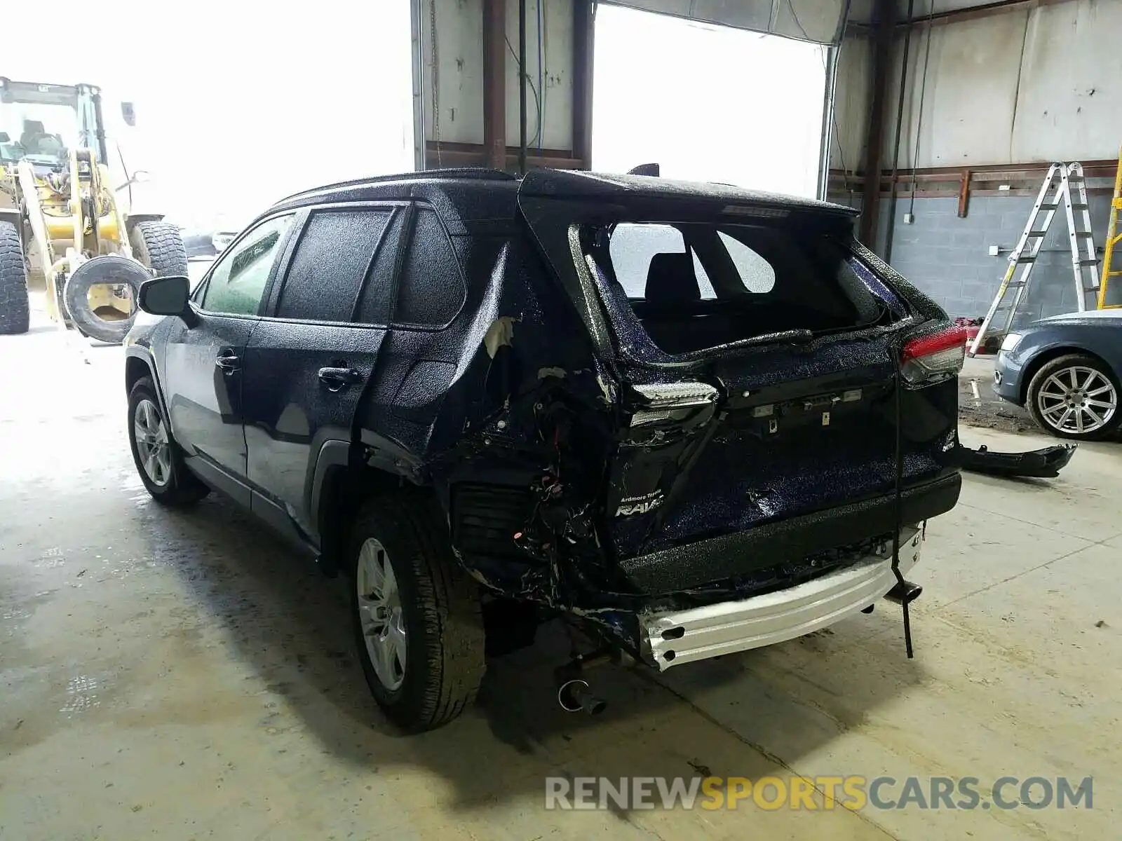 3 Фотография поврежденного автомобиля JTMP1RFV8KD510417 TOYOTA RAV4 2019