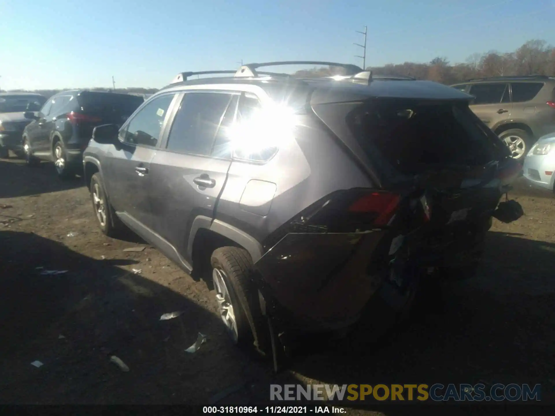 3 Фотография поврежденного автомобиля JTMP1RFV8KD511910 TOYOTA RAV4 2019