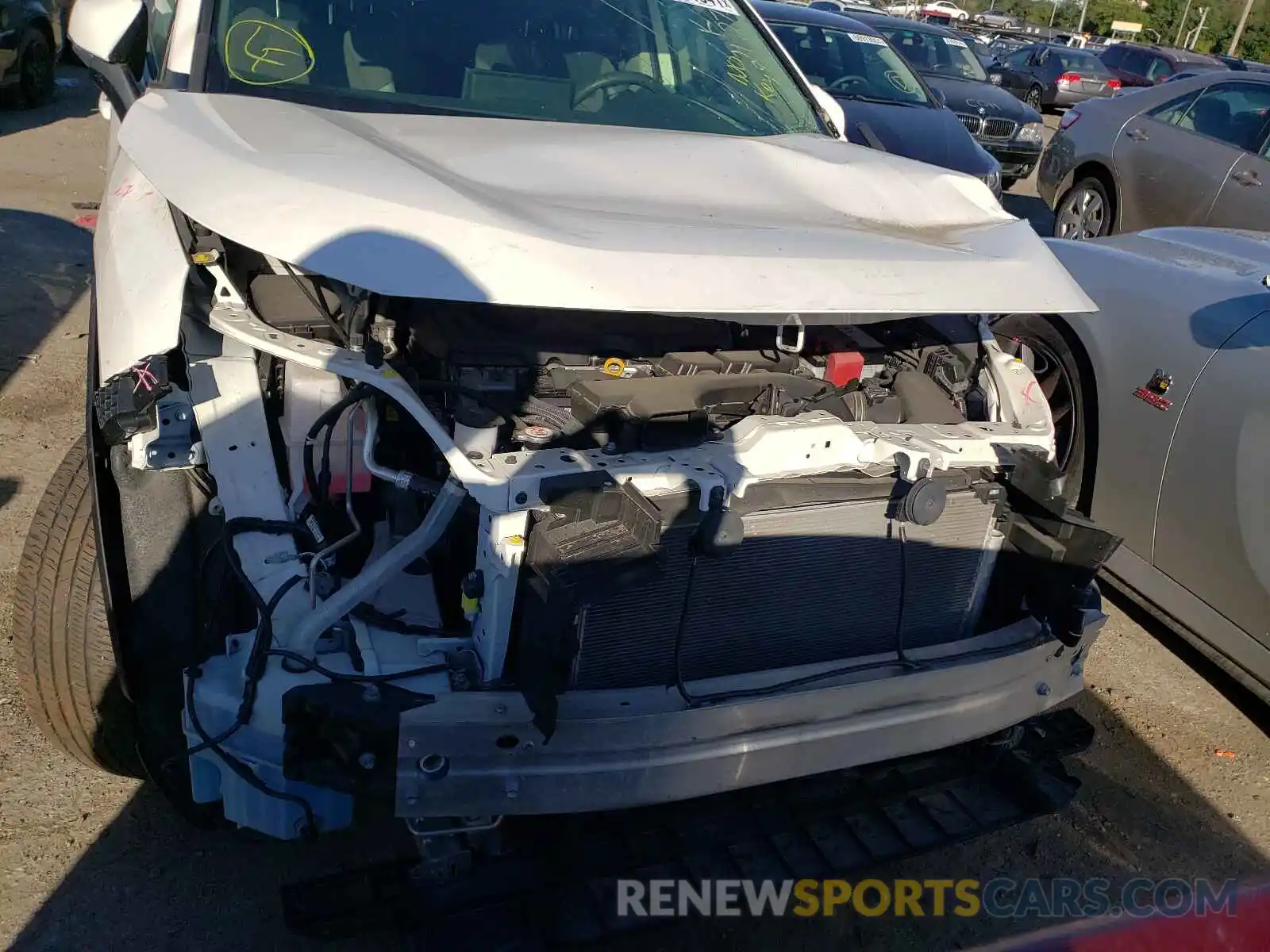 9 Photograph of a damaged car JTMP1RFV8KD512474 TOYOTA RAV4 2019