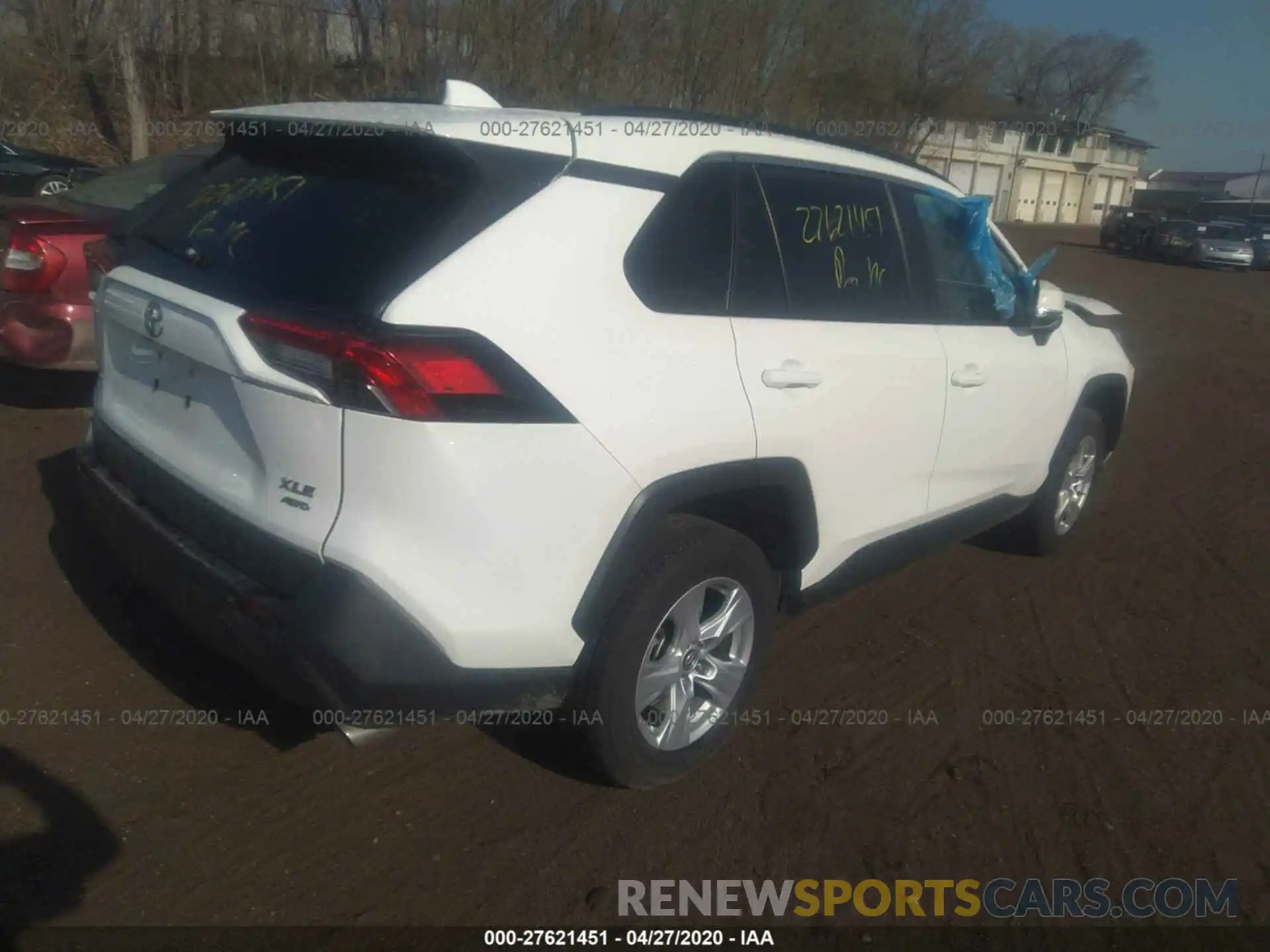 4 Photograph of a damaged car JTMP1RFV8KD514256 TOYOTA RAV4 2019