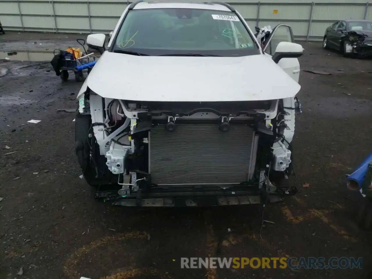 9 Photograph of a damaged car JTMP1RFV8KJ001428 TOYOTA RAV4 2019