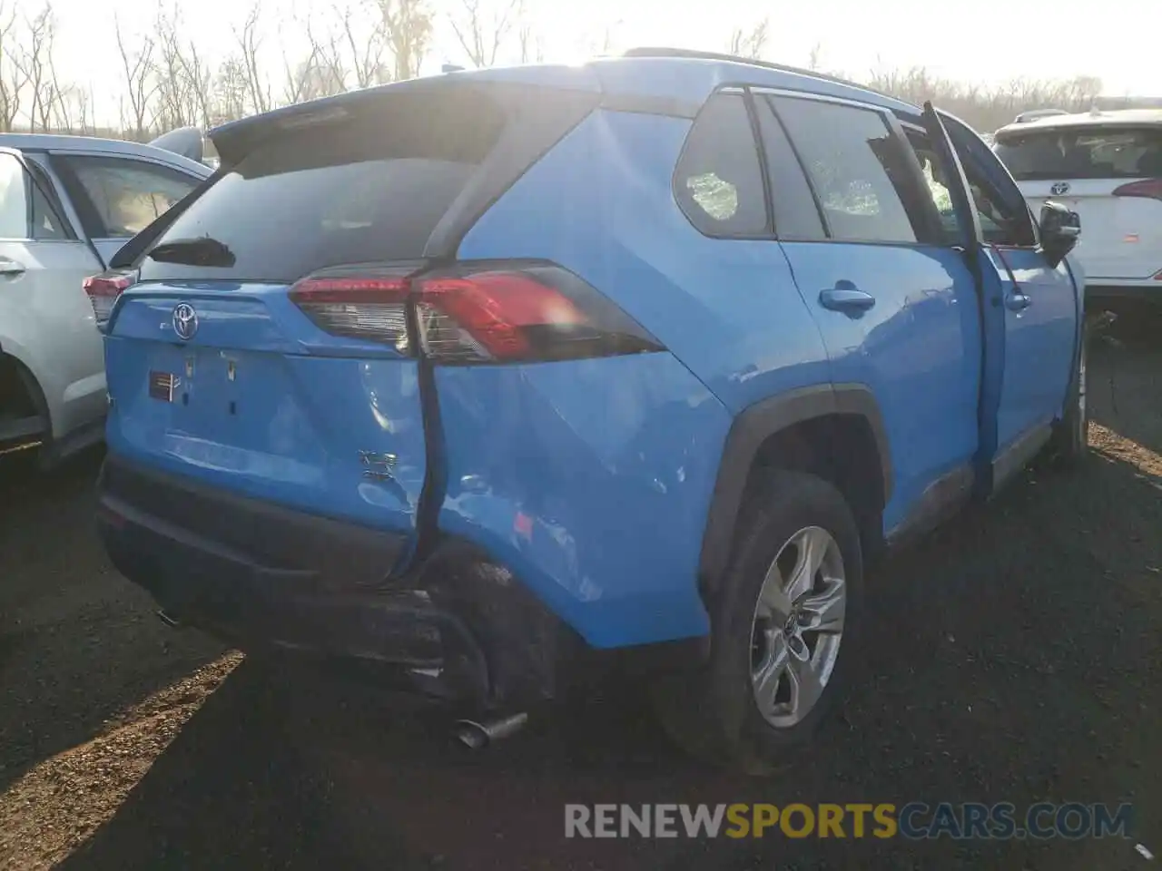 4 Photograph of a damaged car JTMP1RFV8KJ003874 TOYOTA RAV4 2019