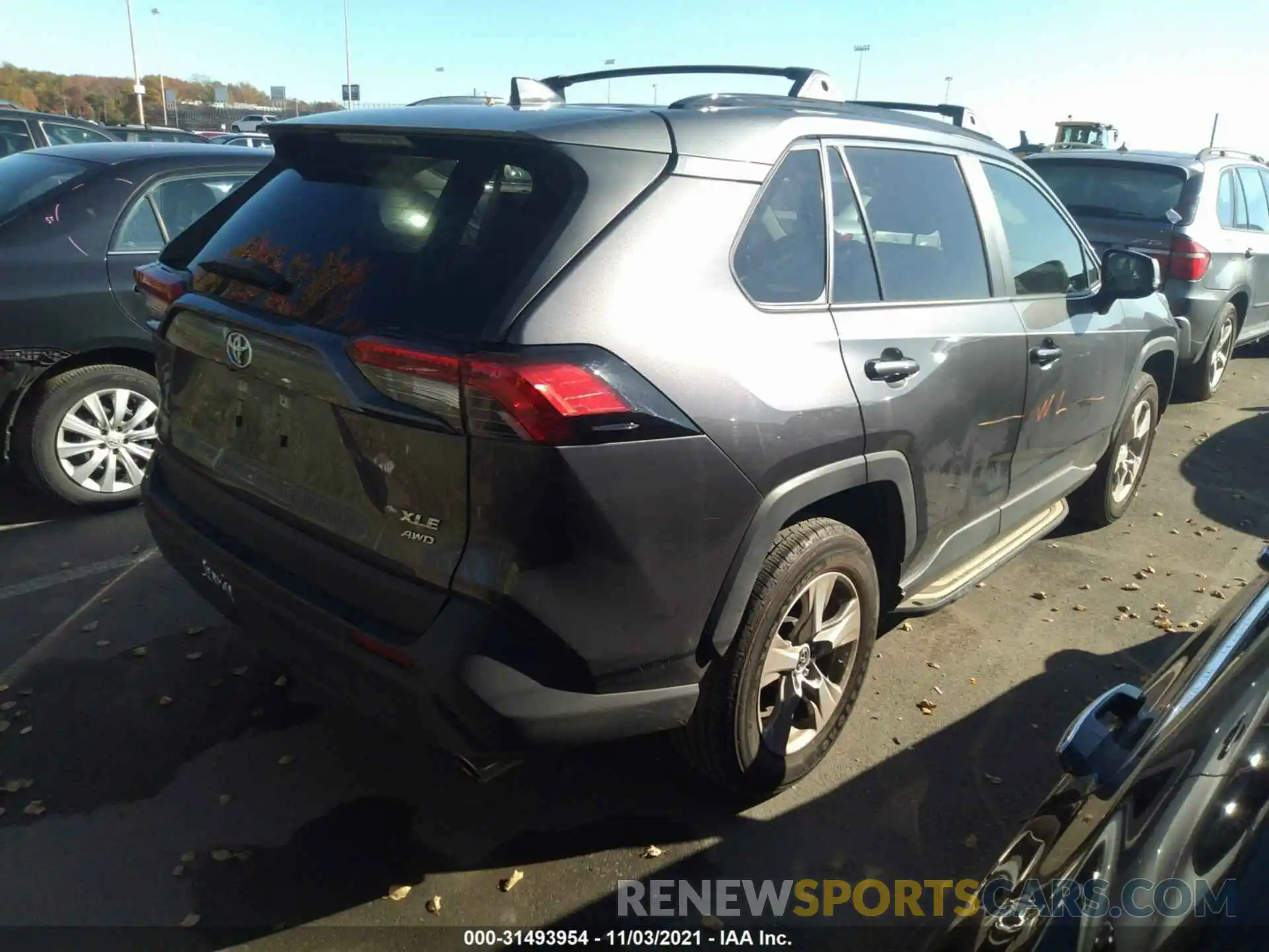 4 Photograph of a damaged car JTMP1RFV8KJ008217 TOYOTA RAV4 2019