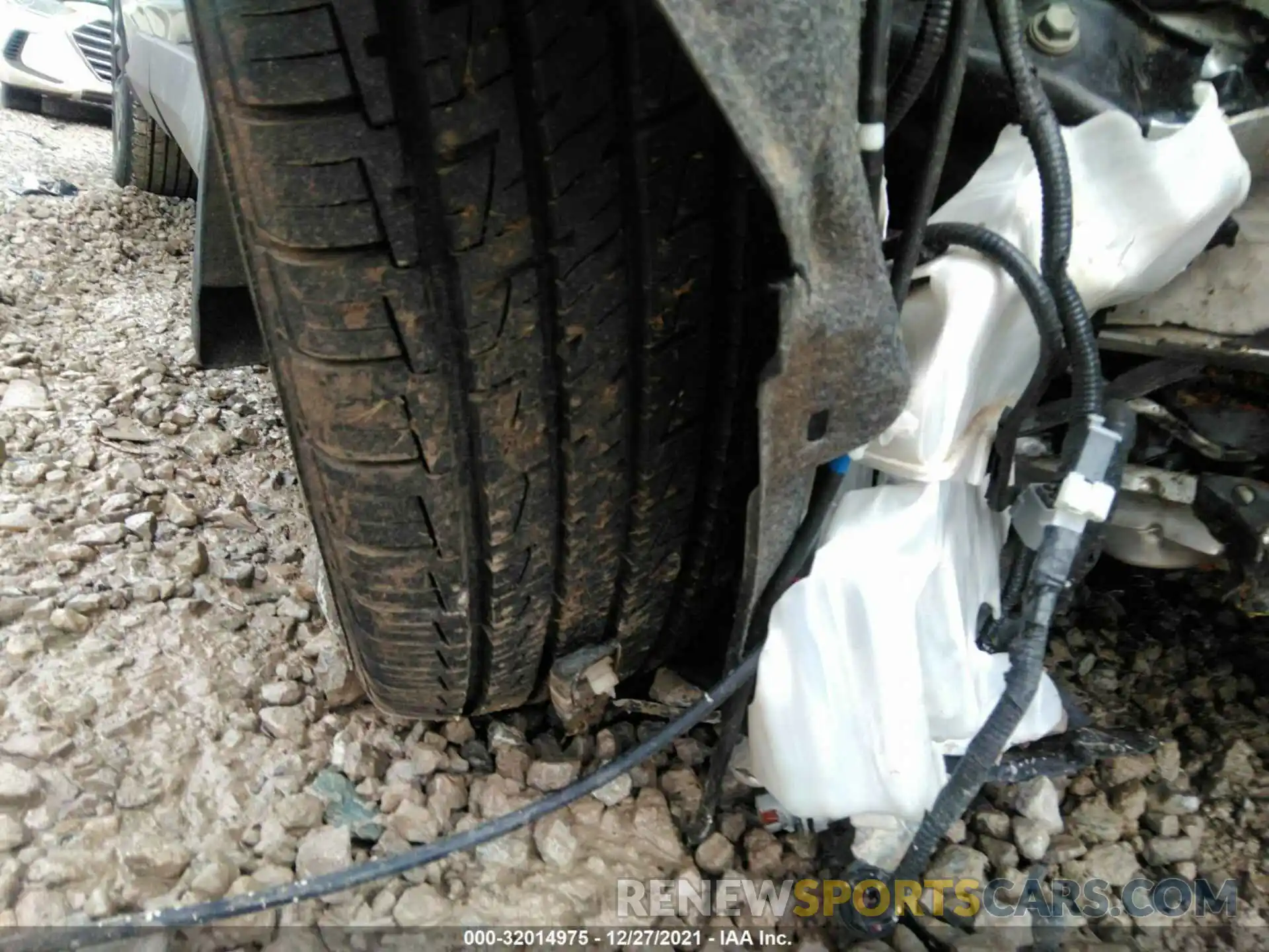 15 Photograph of a damaged car JTMP1RFV8KJ009898 TOYOTA RAV4 2019