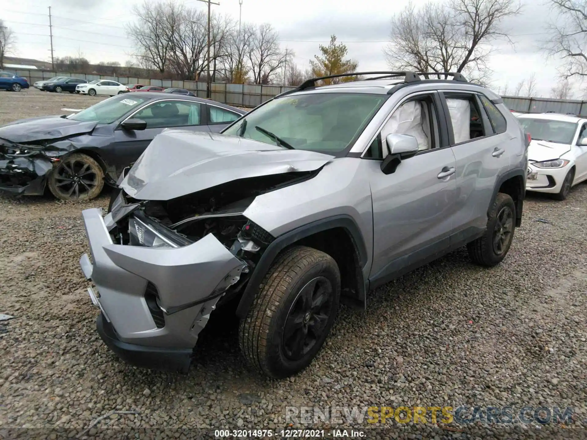 2 Photograph of a damaged car JTMP1RFV8KJ009898 TOYOTA RAV4 2019