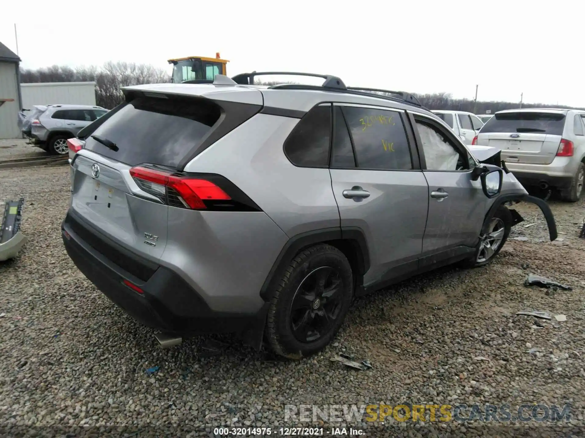 4 Photograph of a damaged car JTMP1RFV8KJ009898 TOYOTA RAV4 2019