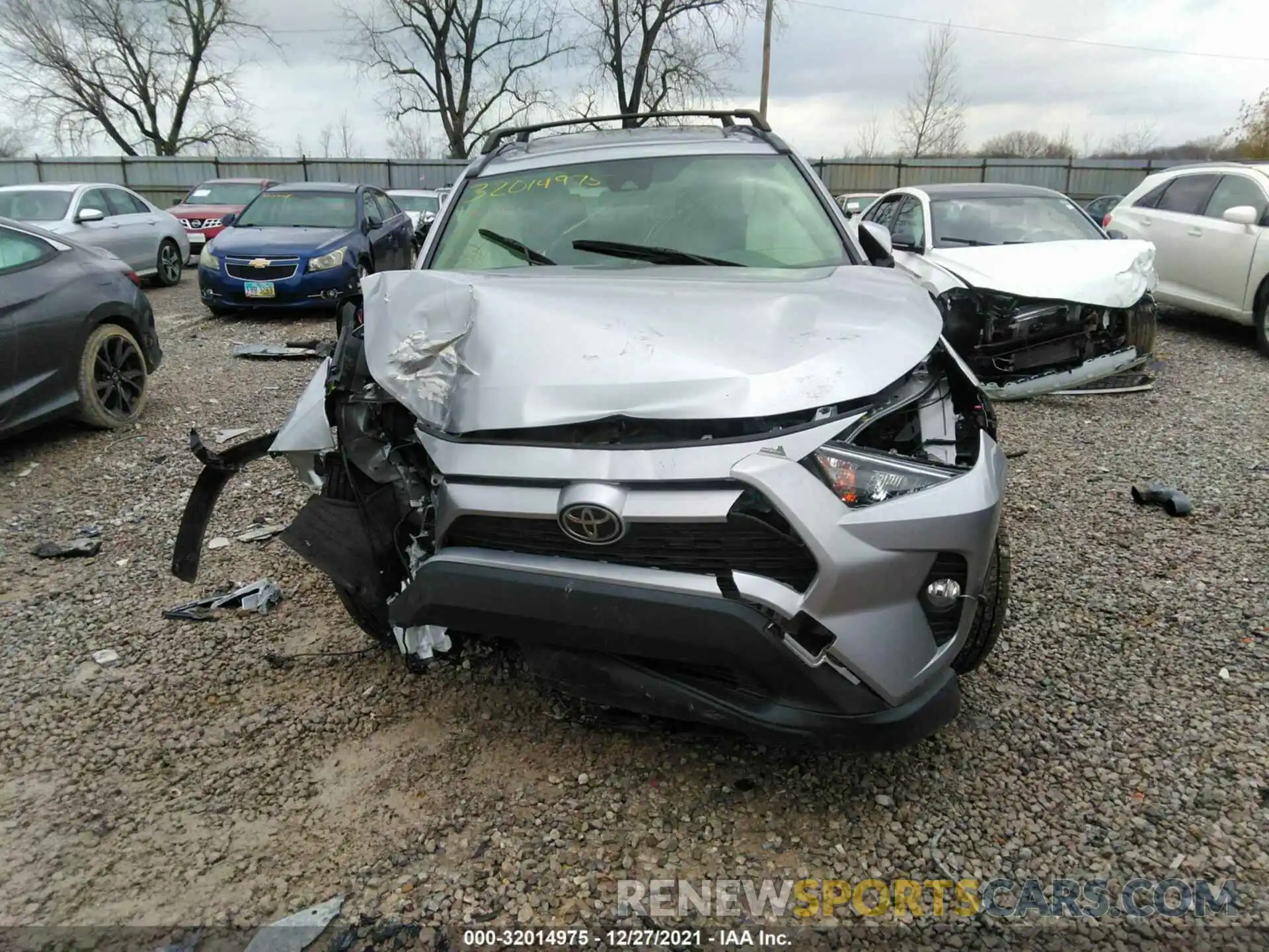 6 Photograph of a damaged car JTMP1RFV8KJ009898 TOYOTA RAV4 2019