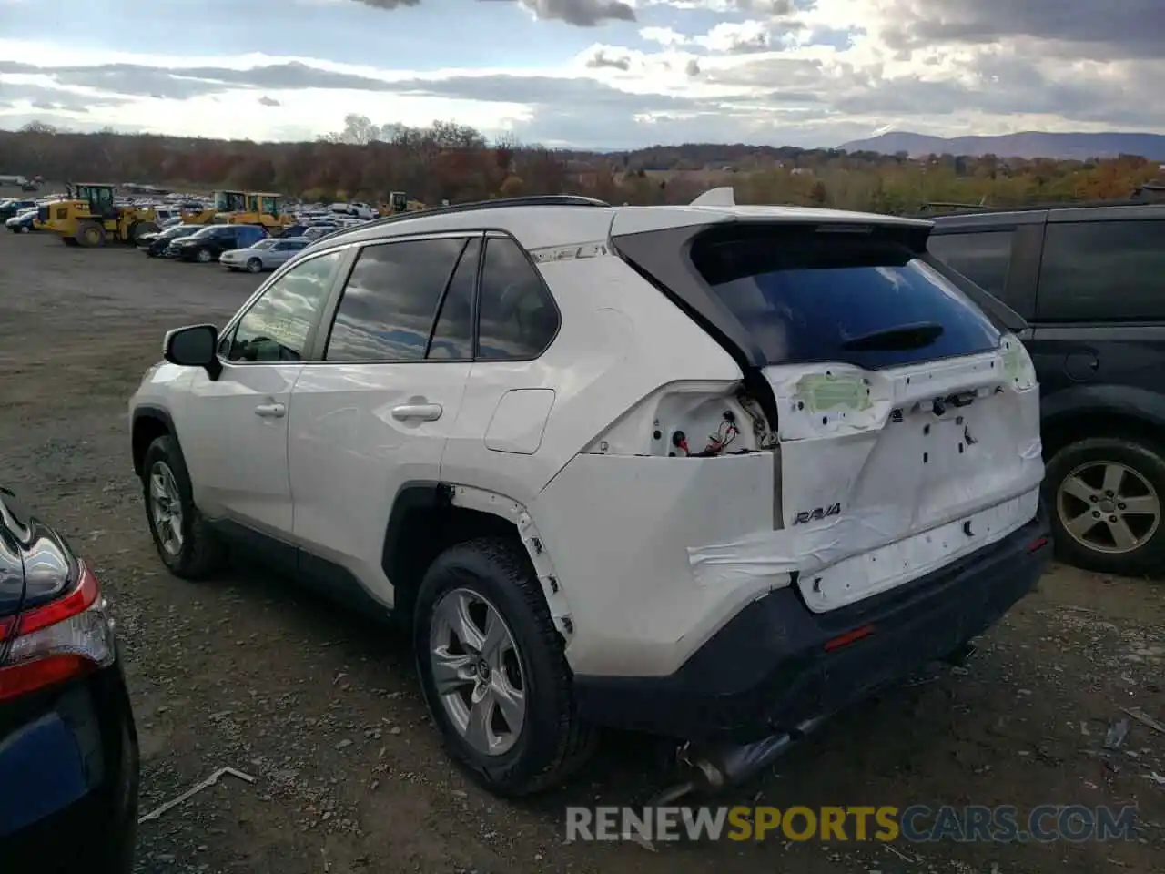 3 Photograph of a damaged car JTMP1RFV8KJ019234 TOYOTA RAV4 2019