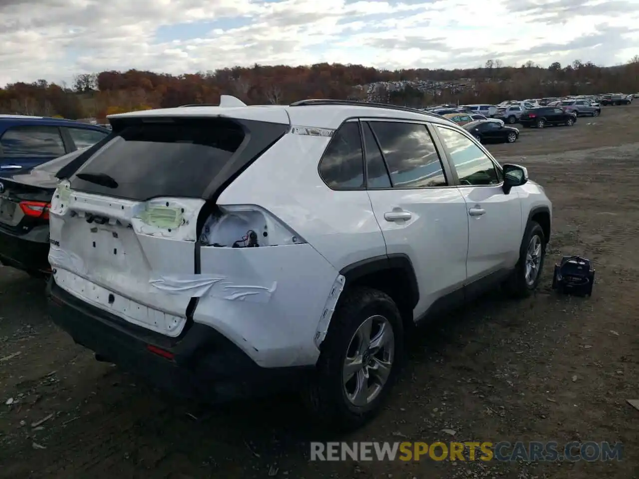 4 Photograph of a damaged car JTMP1RFV8KJ019234 TOYOTA RAV4 2019