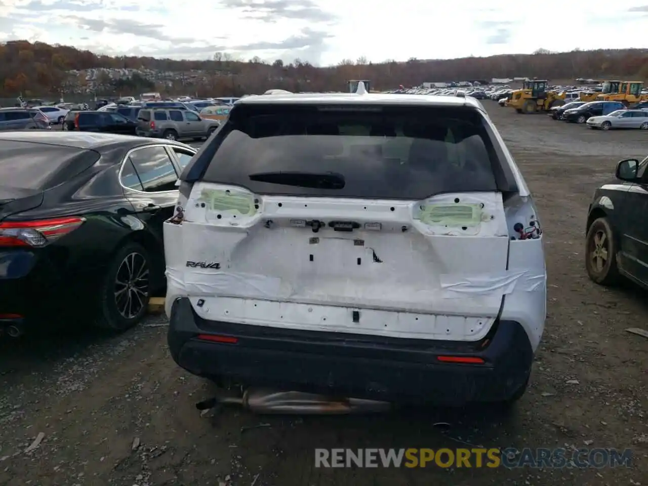 9 Photograph of a damaged car JTMP1RFV8KJ019234 TOYOTA RAV4 2019