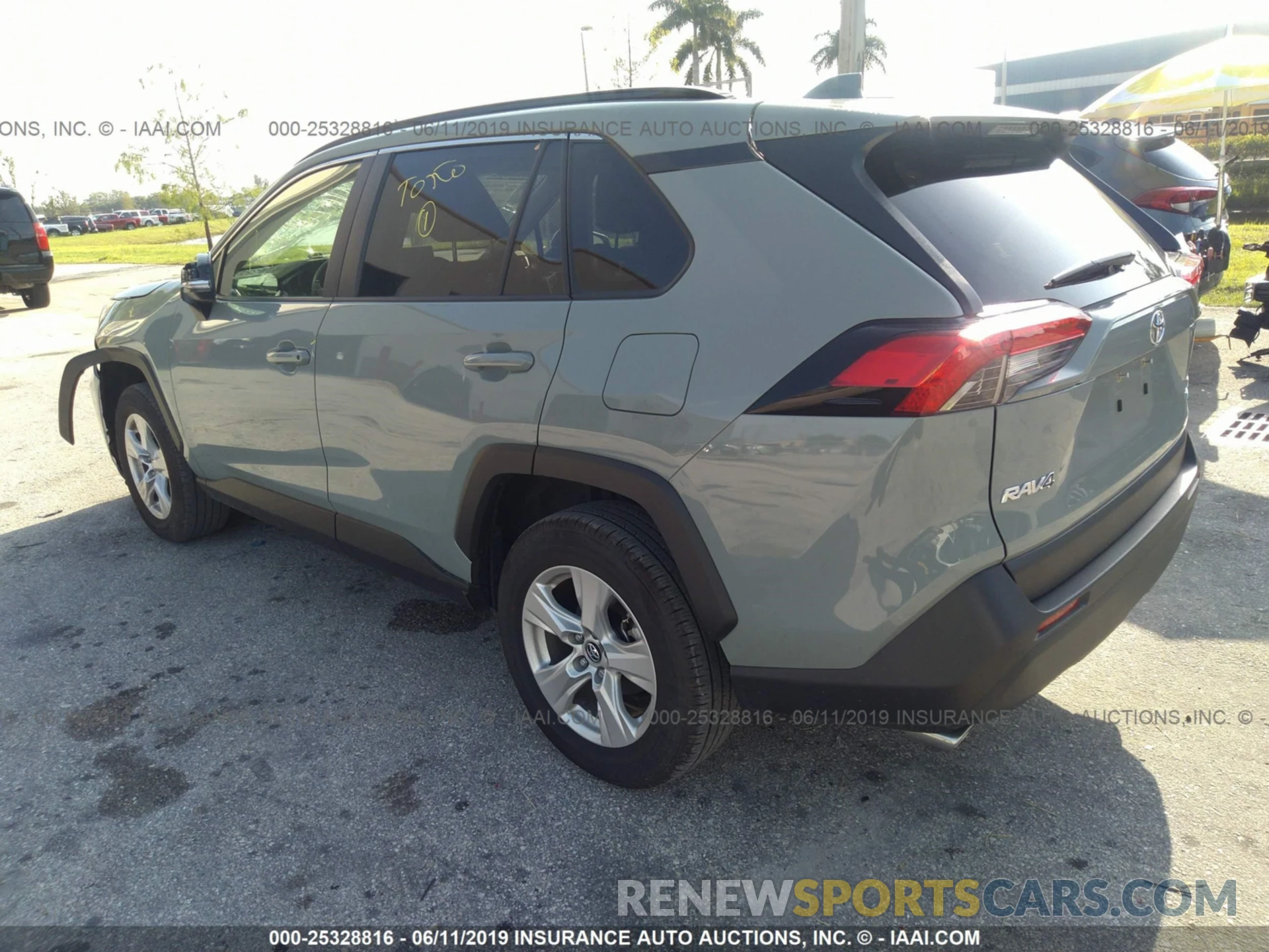 3 Photograph of a damaged car JTMP1RFV9KD003431 TOYOTA RAV4 2019