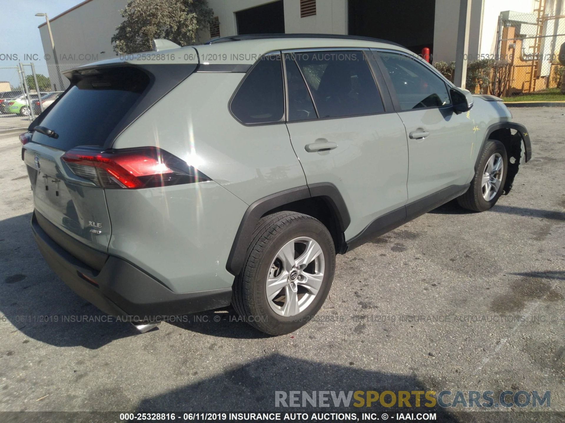 4 Photograph of a damaged car JTMP1RFV9KD003431 TOYOTA RAV4 2019