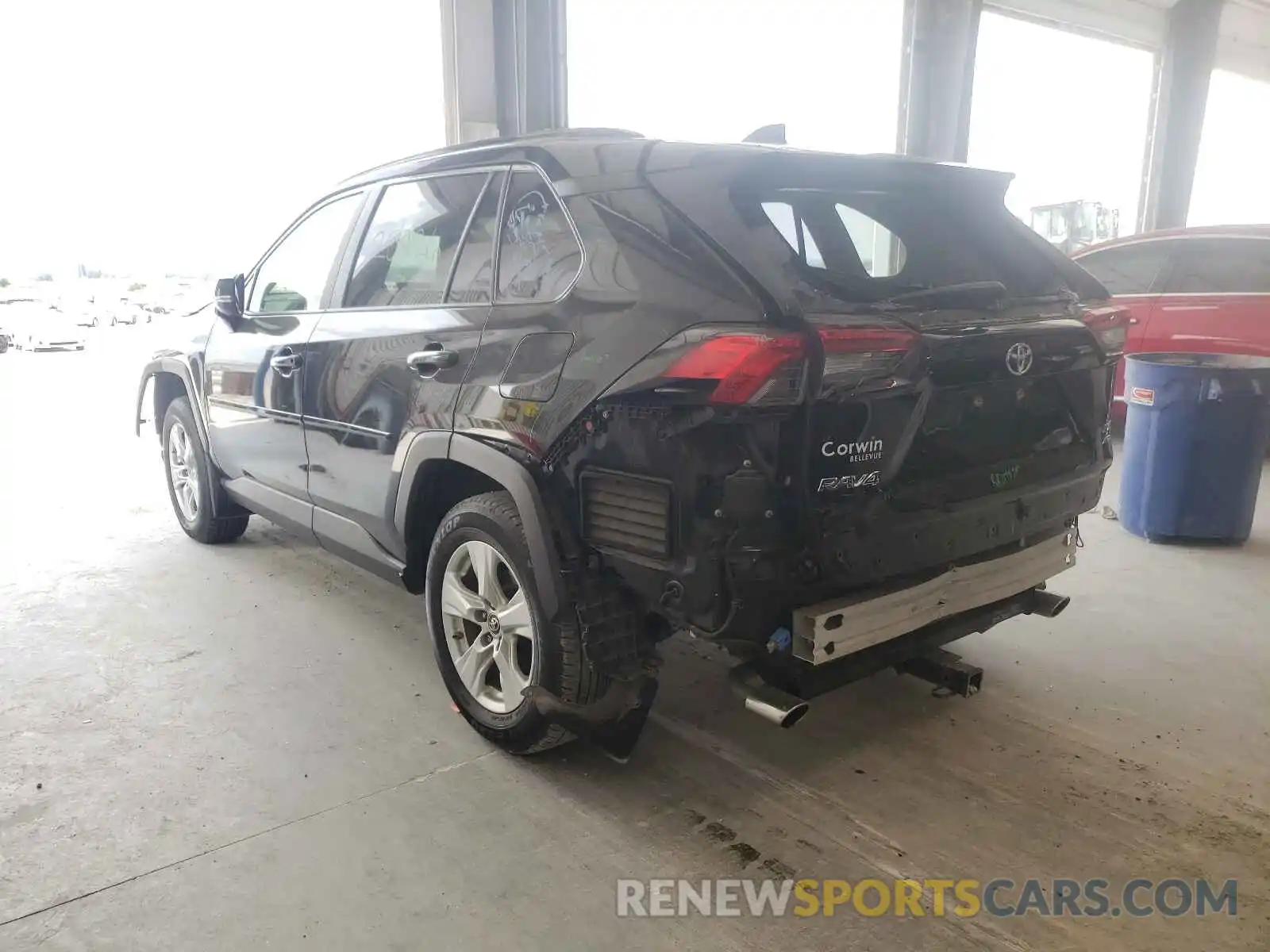 3 Фотография поврежденного автомобиля JTMP1RFV9KD005101 TOYOTA RAV4 2019