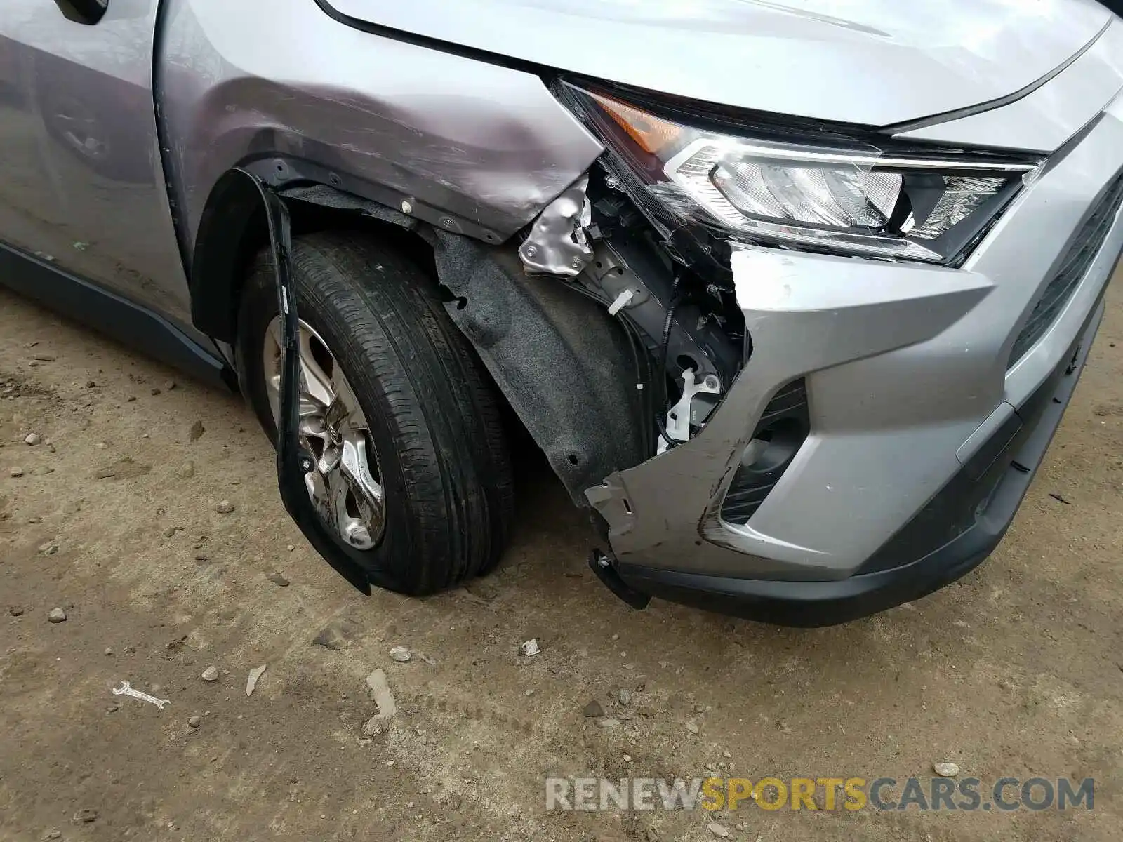 9 Photograph of a damaged car JTMP1RFV9KD007866 TOYOTA RAV4 2019