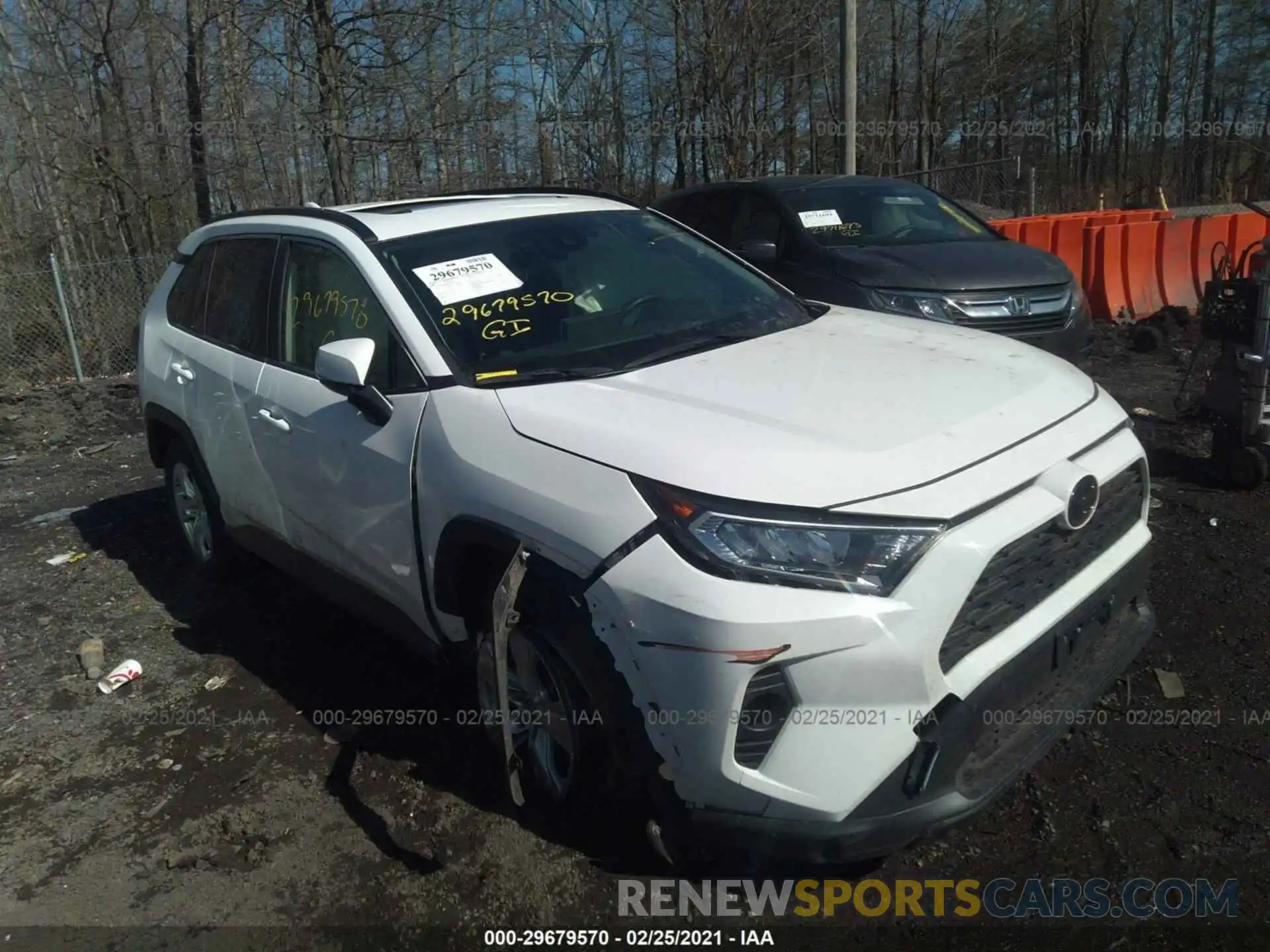 1 Photograph of a damaged car JTMP1RFV9KD014686 TOYOTA RAV4 2019