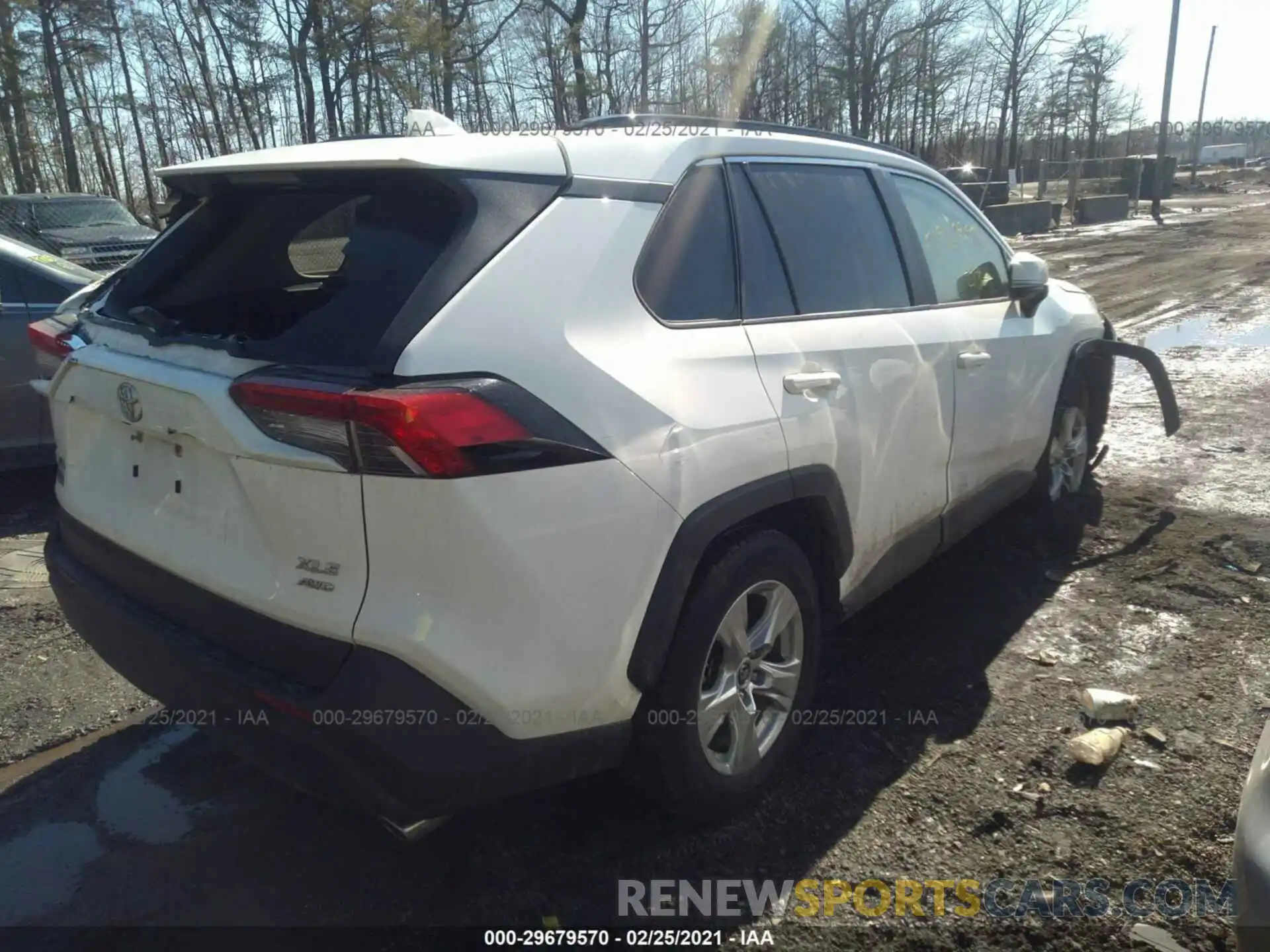 4 Photograph of a damaged car JTMP1RFV9KD014686 TOYOTA RAV4 2019