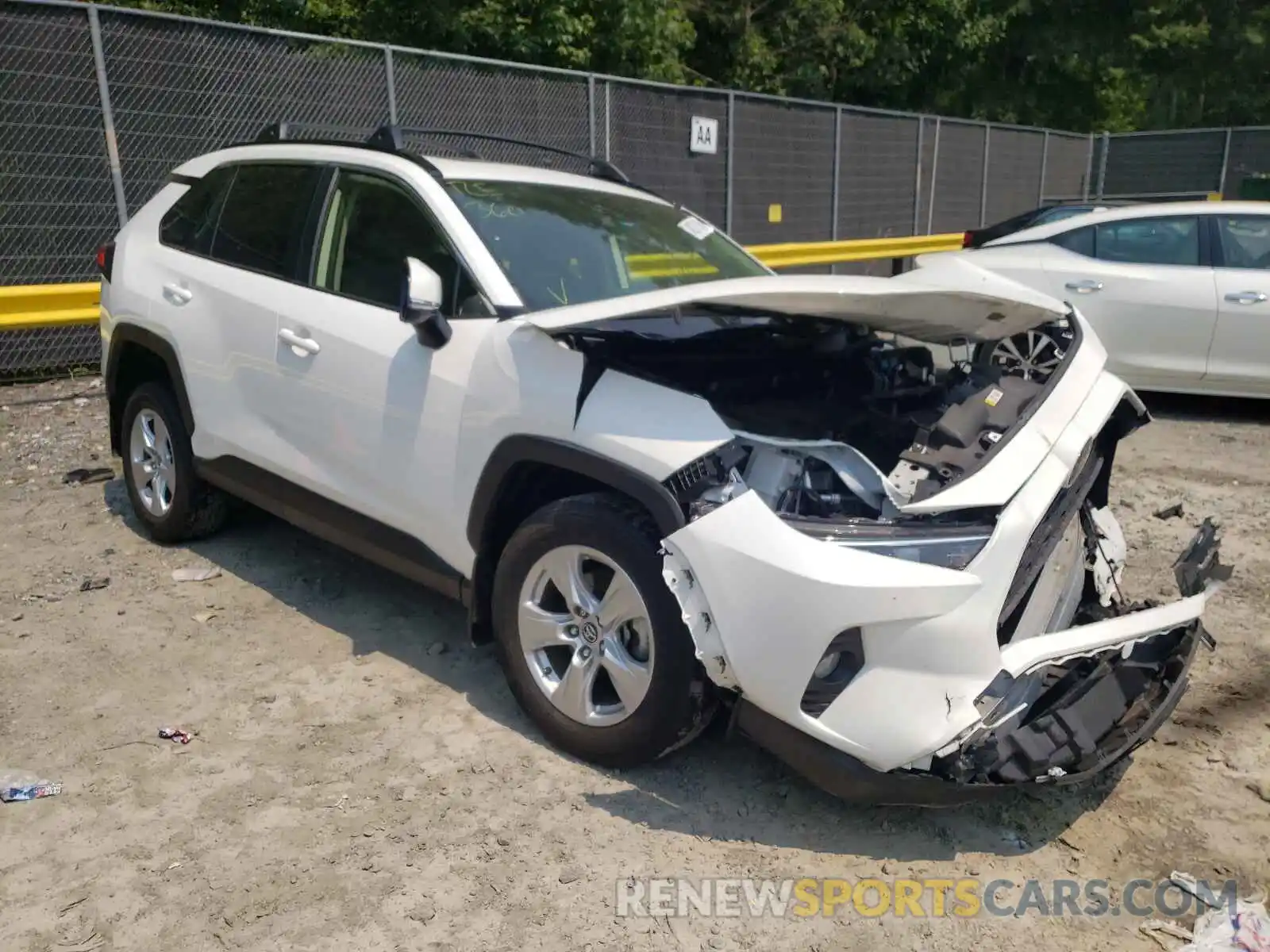 1 Photograph of a damaged car JTMP1RFV9KD016678 TOYOTA RAV4 2019