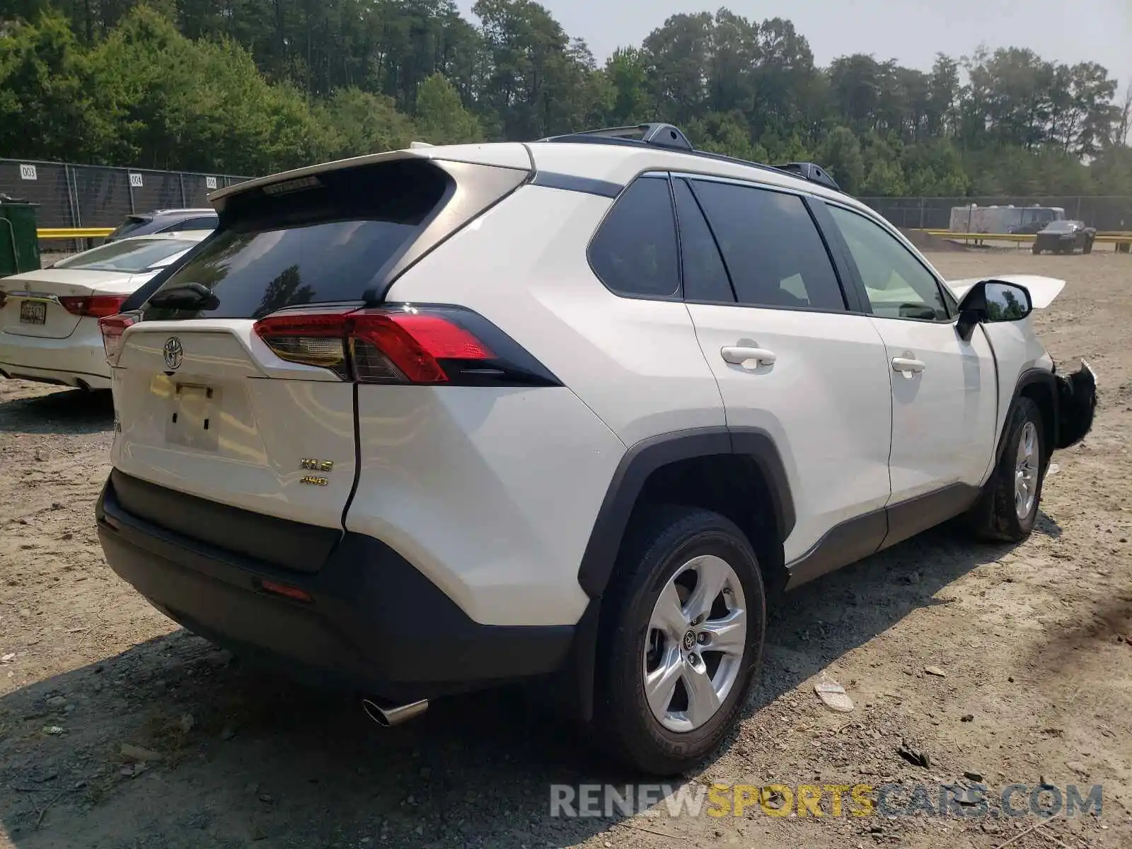 4 Photograph of a damaged car JTMP1RFV9KD016678 TOYOTA RAV4 2019